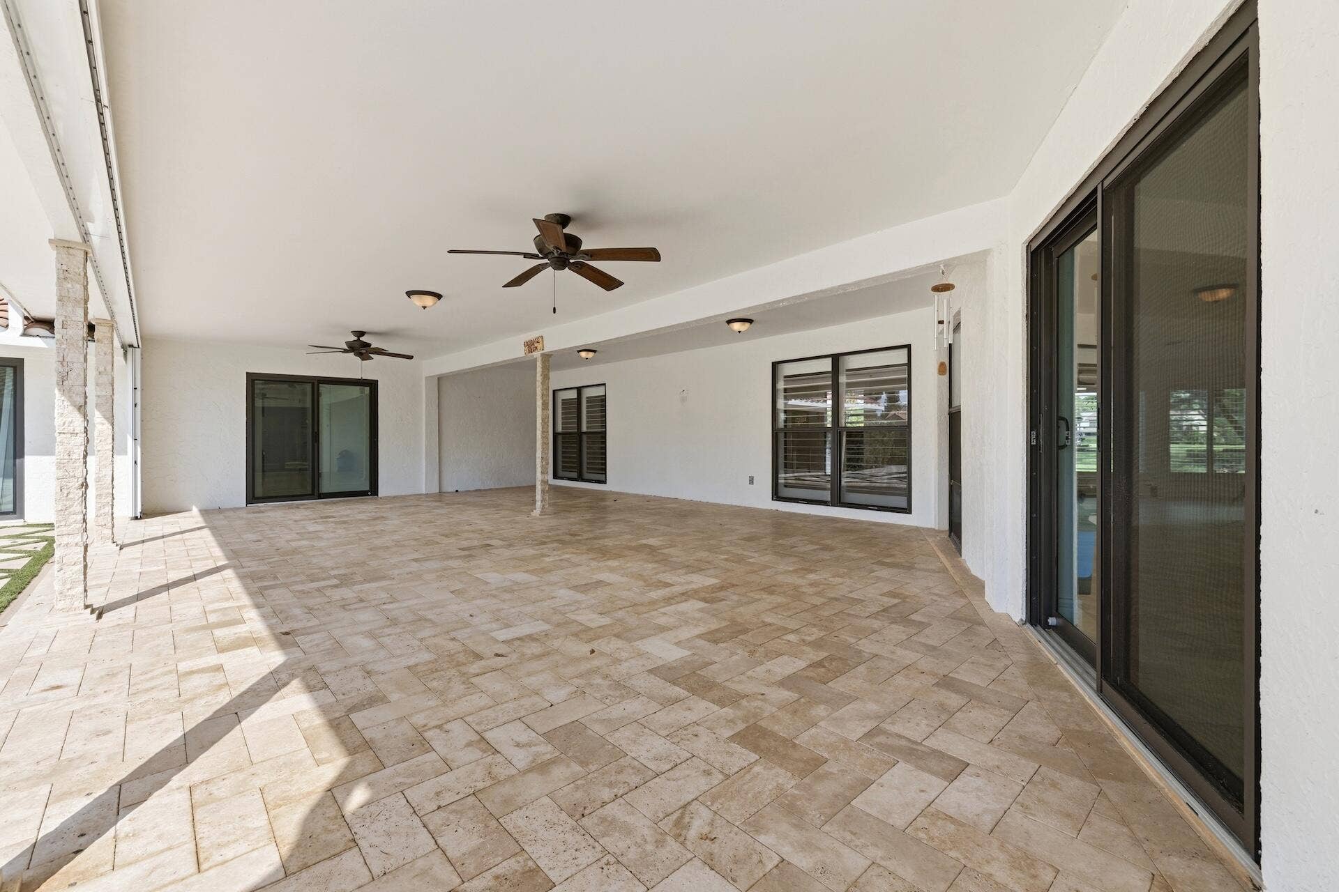 1013 SHADY LAKES Circle, Palm Beach Gardens, FL 33418 Covered Patio