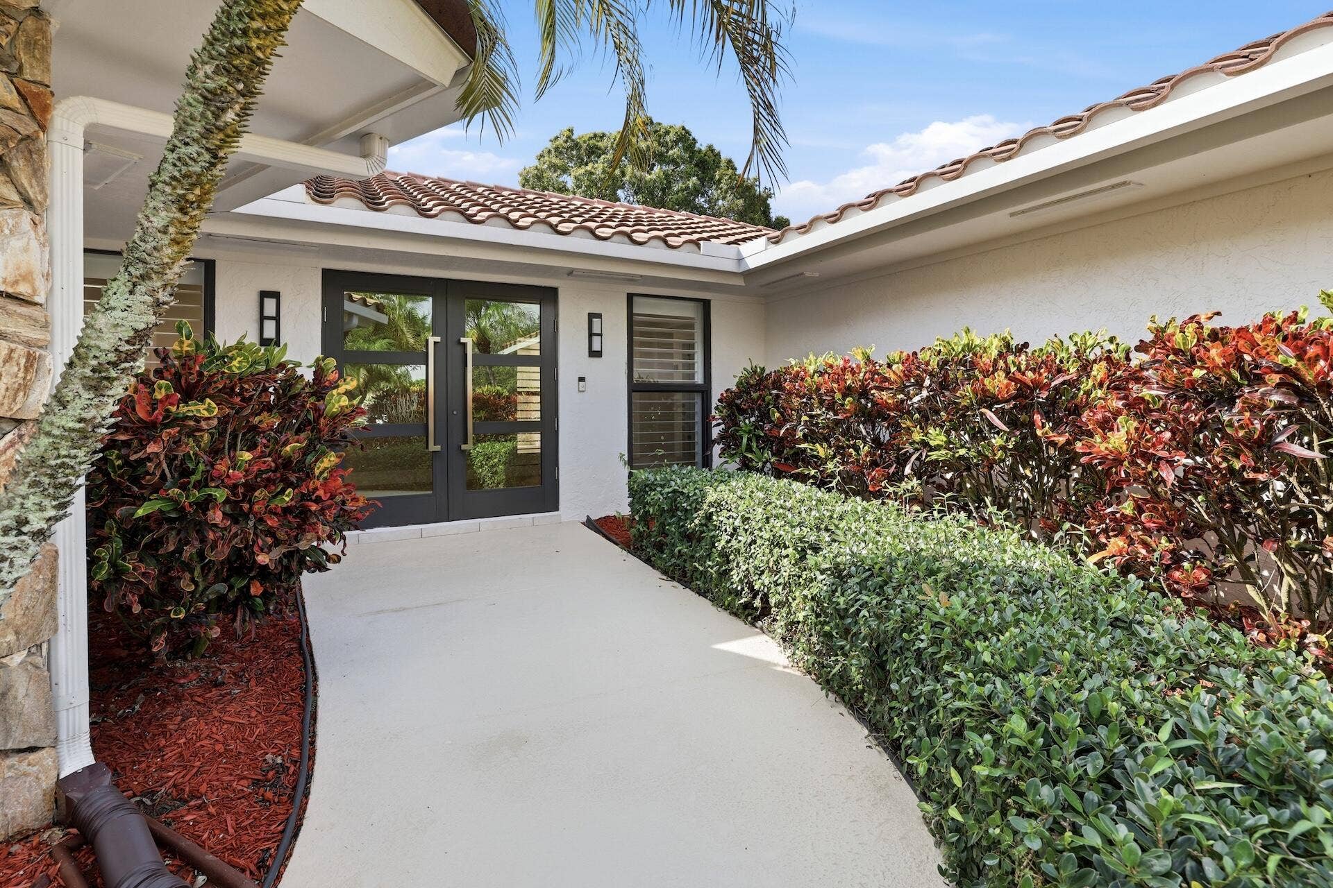 1013 SHADY LAKES Circle, Palm Beach Gardens, FL 33418 Front Entry