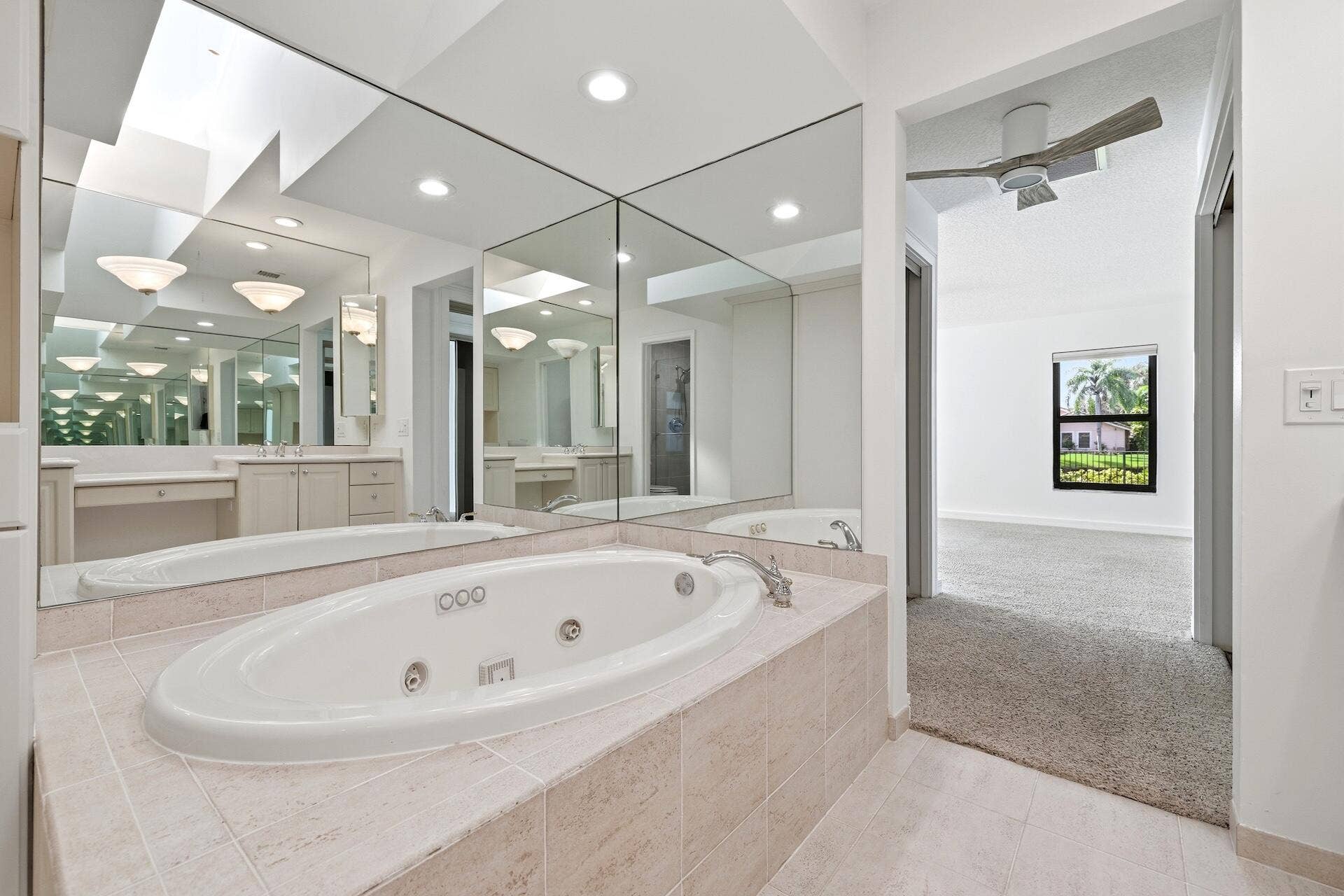 1013 SHADY LAKES Circle, Palm Beach Gardens, FL 33418 Primary Bathroom
