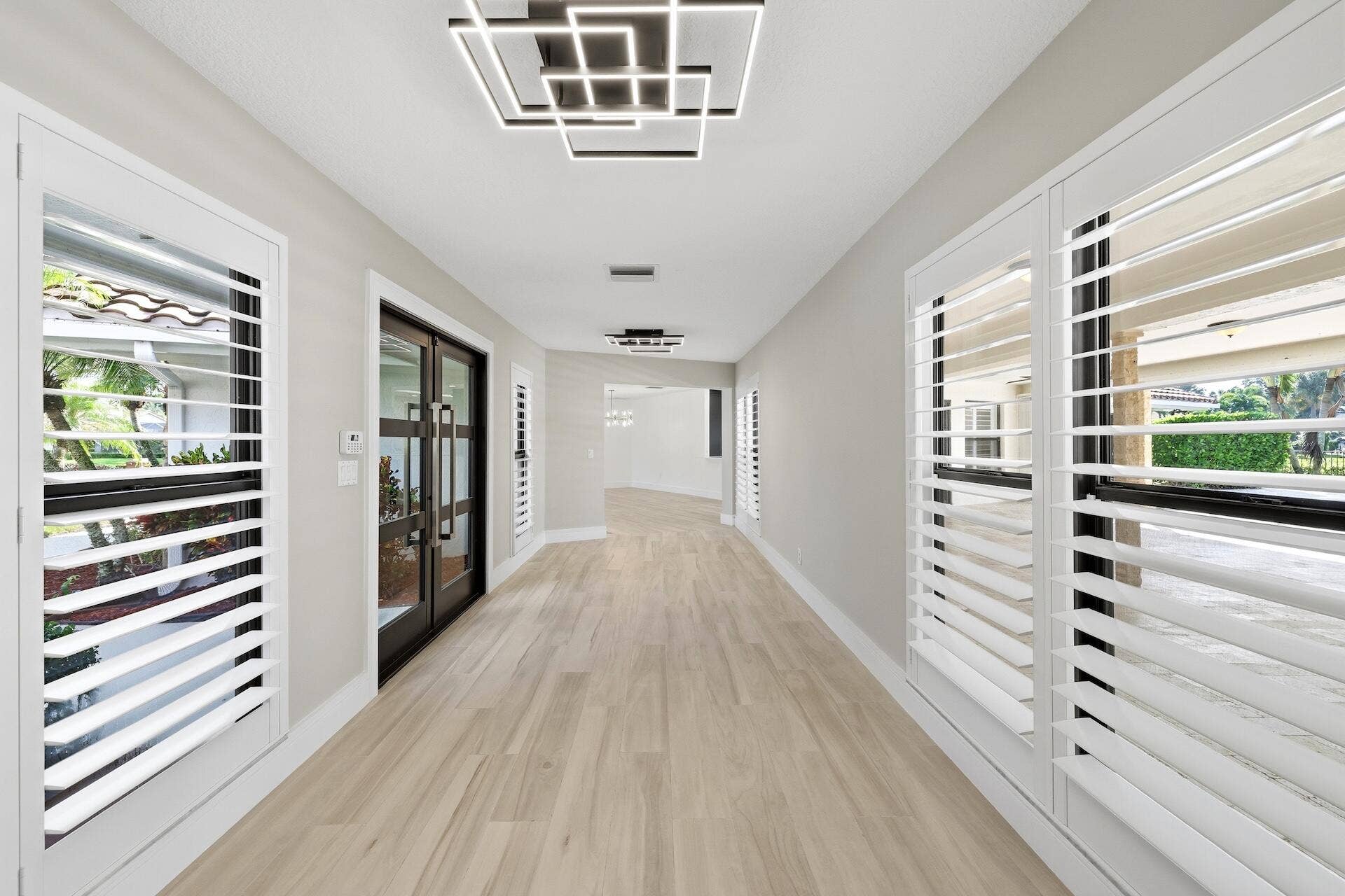 1013 SHADY LAKES Circle, Palm Beach Gardens, FL 33418 Foyer entry