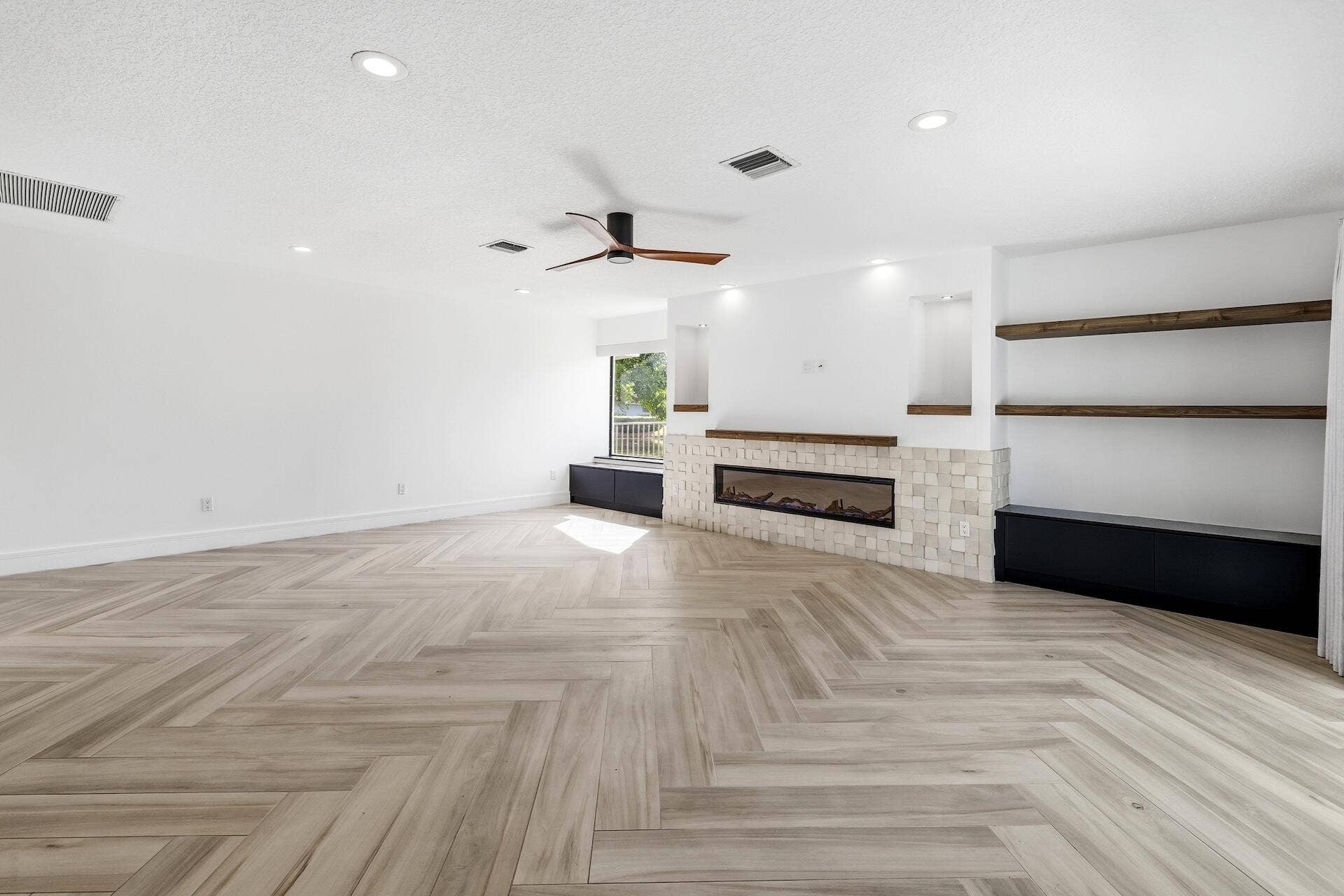 1013 SHADY LAKES Circle, Palm Beach Gardens, FL 33418 Family Room