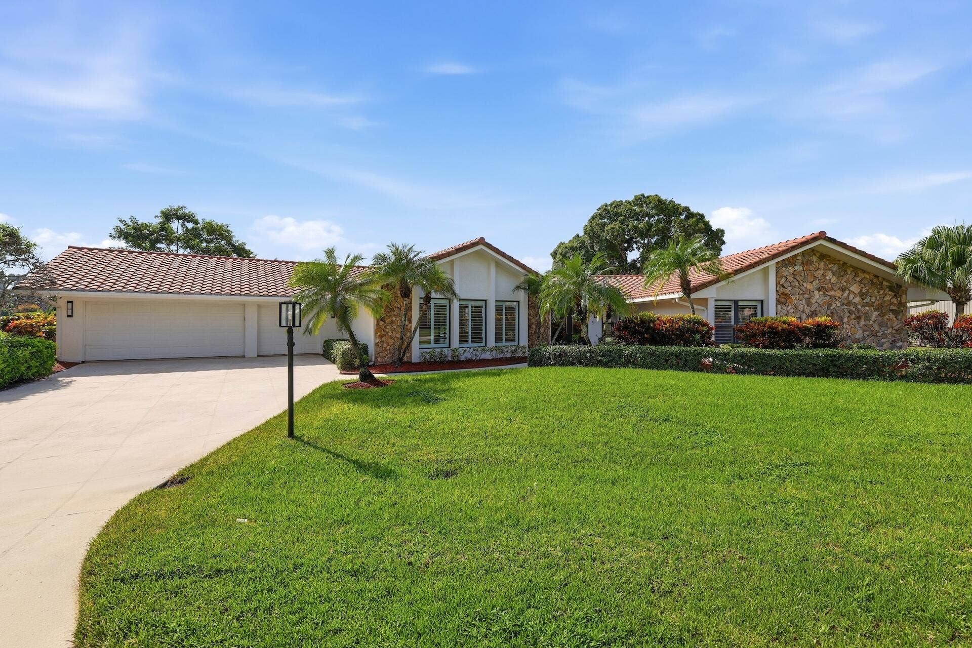 1013 SHADY LAKES Circle, Palm Beach Gardens, FL 33418 Front Exterior