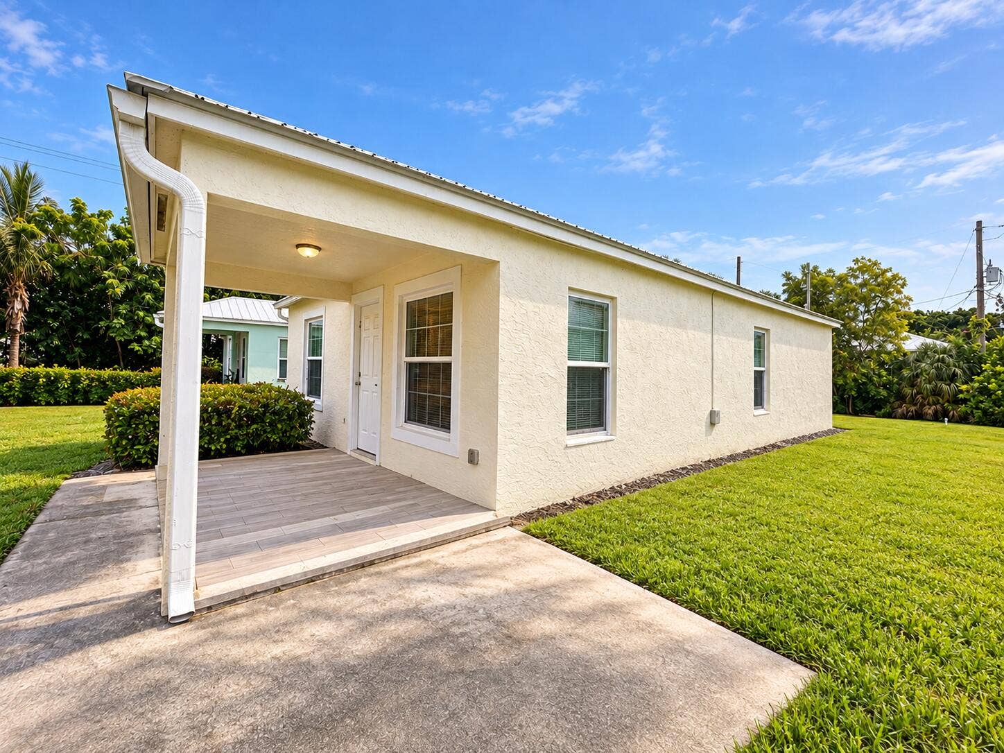 4837 SE ISABELITA Avenue, Stuart, FL 34997 Front Right View