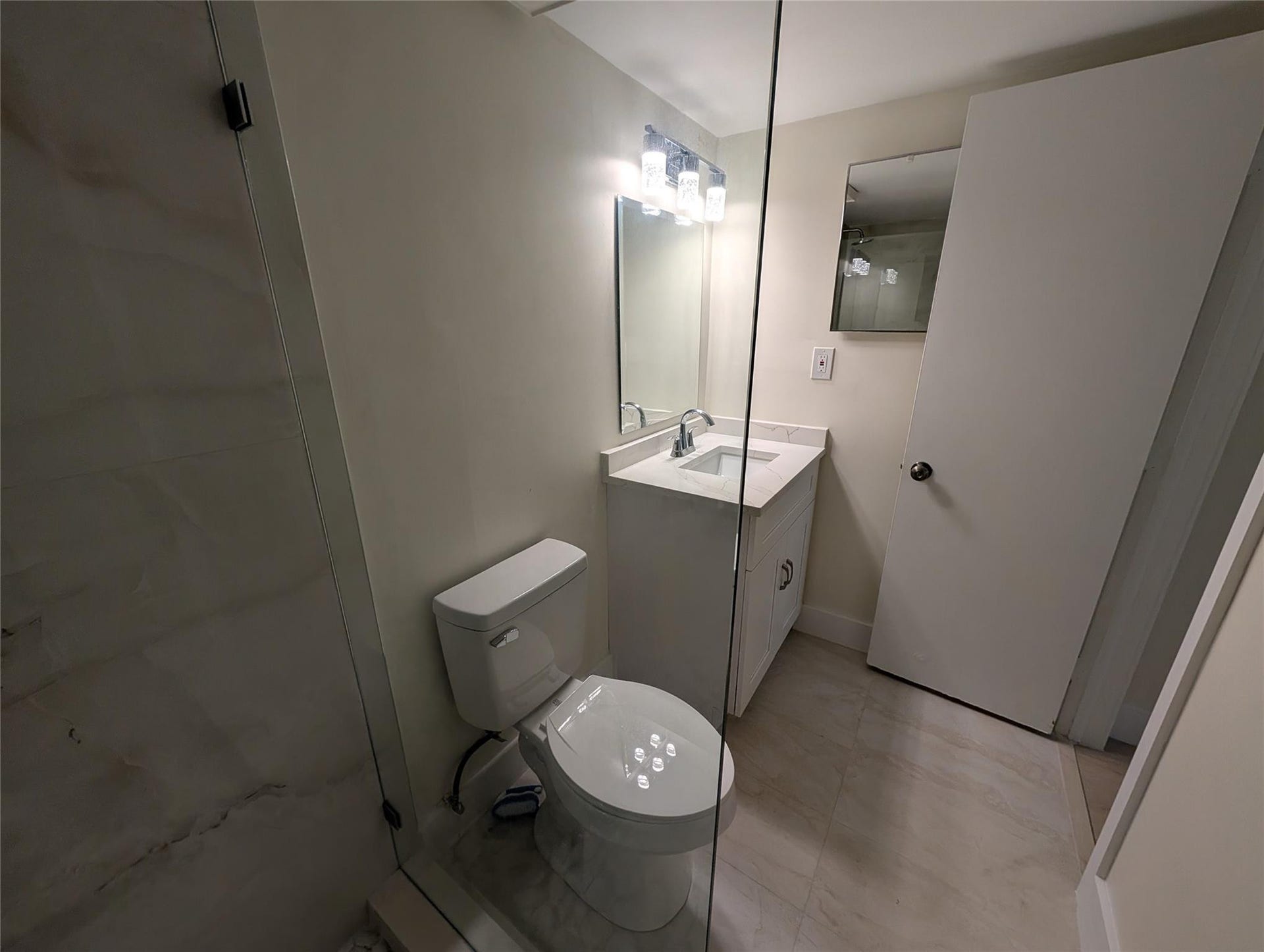 6040 Shaker Wood Circle, Tamarac, FL 33319 Photo 10