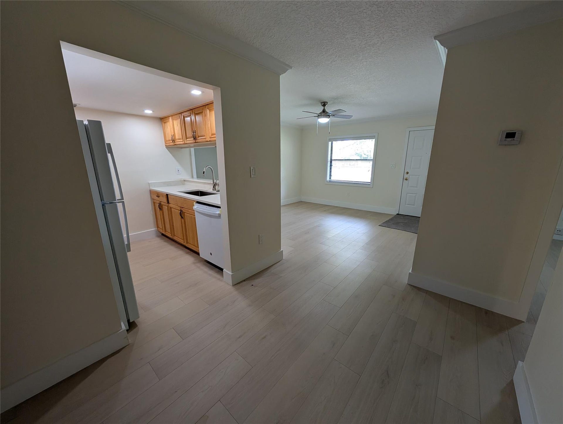 6040 Shaker Wood Circle, Tamarac, FL 33319 Photo 5
