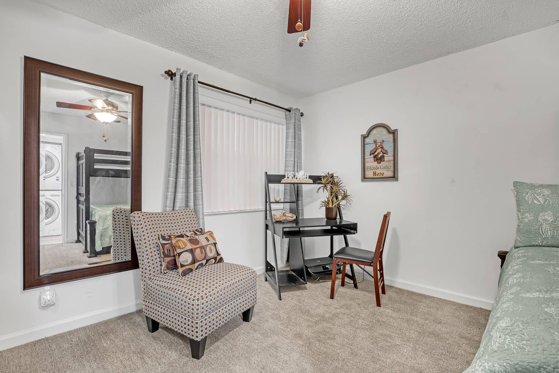 1100 Surf Road, #215, Singer Island, FL 33404 Guest Room