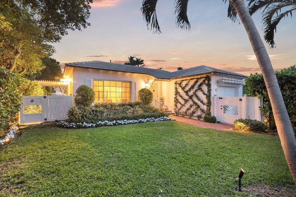156 PERUVIAN Avenue, Palm Beach, Palm Beach, FL 33480 20231211004452649651000000-o