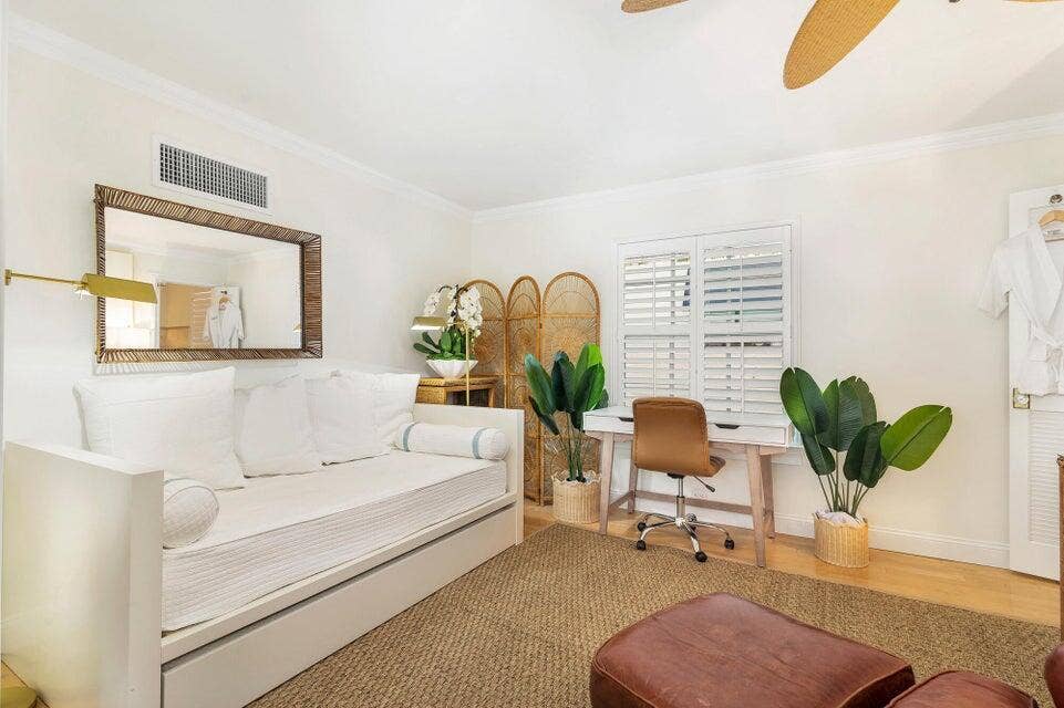 156 PERUVIAN Avenue, Palm Beach, Palm Beach, FL 33480 20231211004455074102000000-o