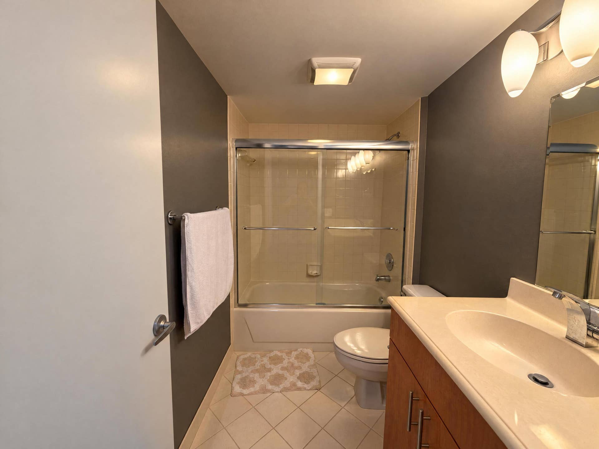 6133 BALBOA, #405, Boca Raton, FL 33433 18-WhatsApp Image 2026-10-08 at 1.49.31