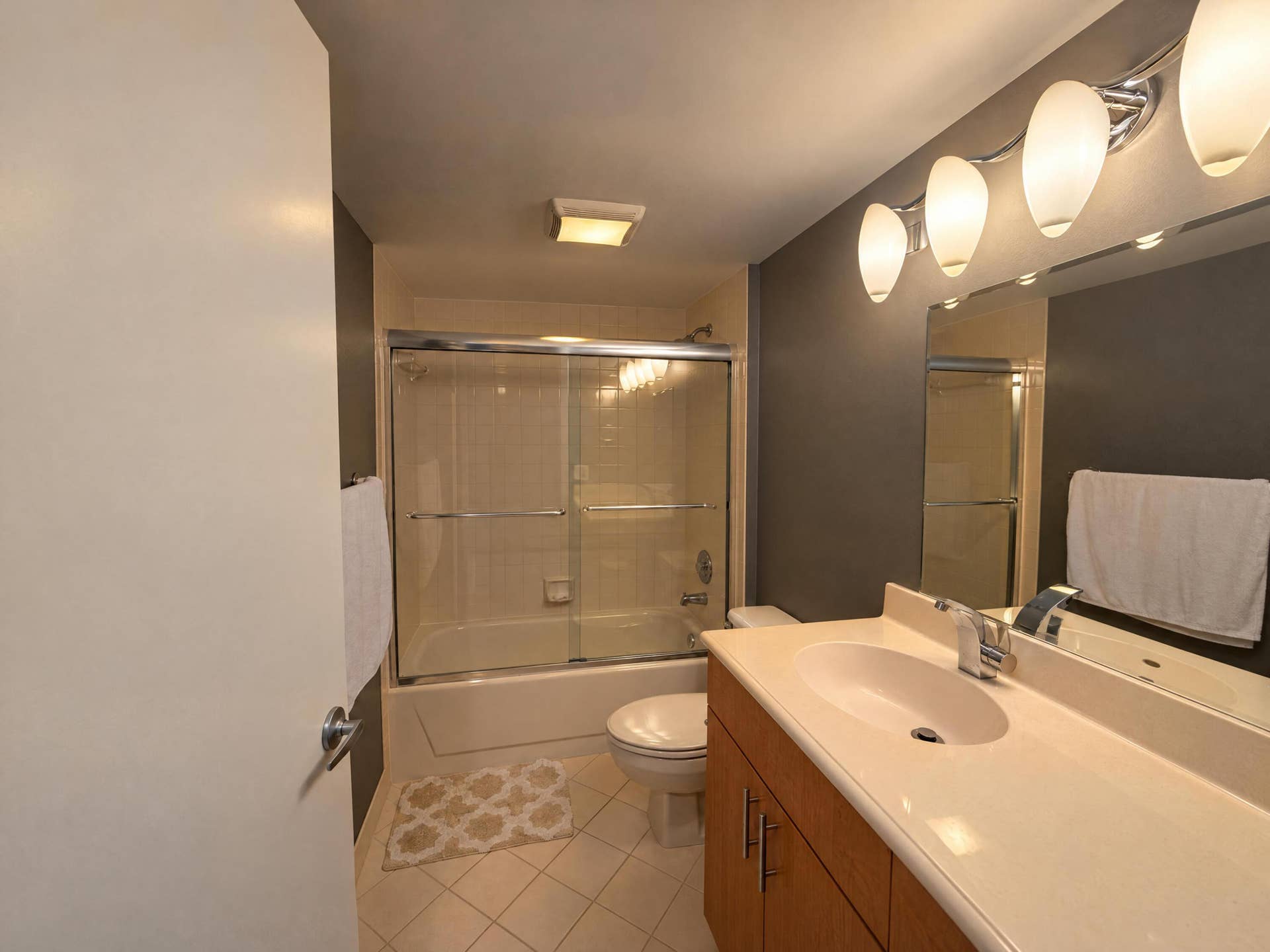 6133 BALBOA, #405, Boca Raton, FL 33433 16-WhatsApp Image 2026-10-08 at 1.49.45