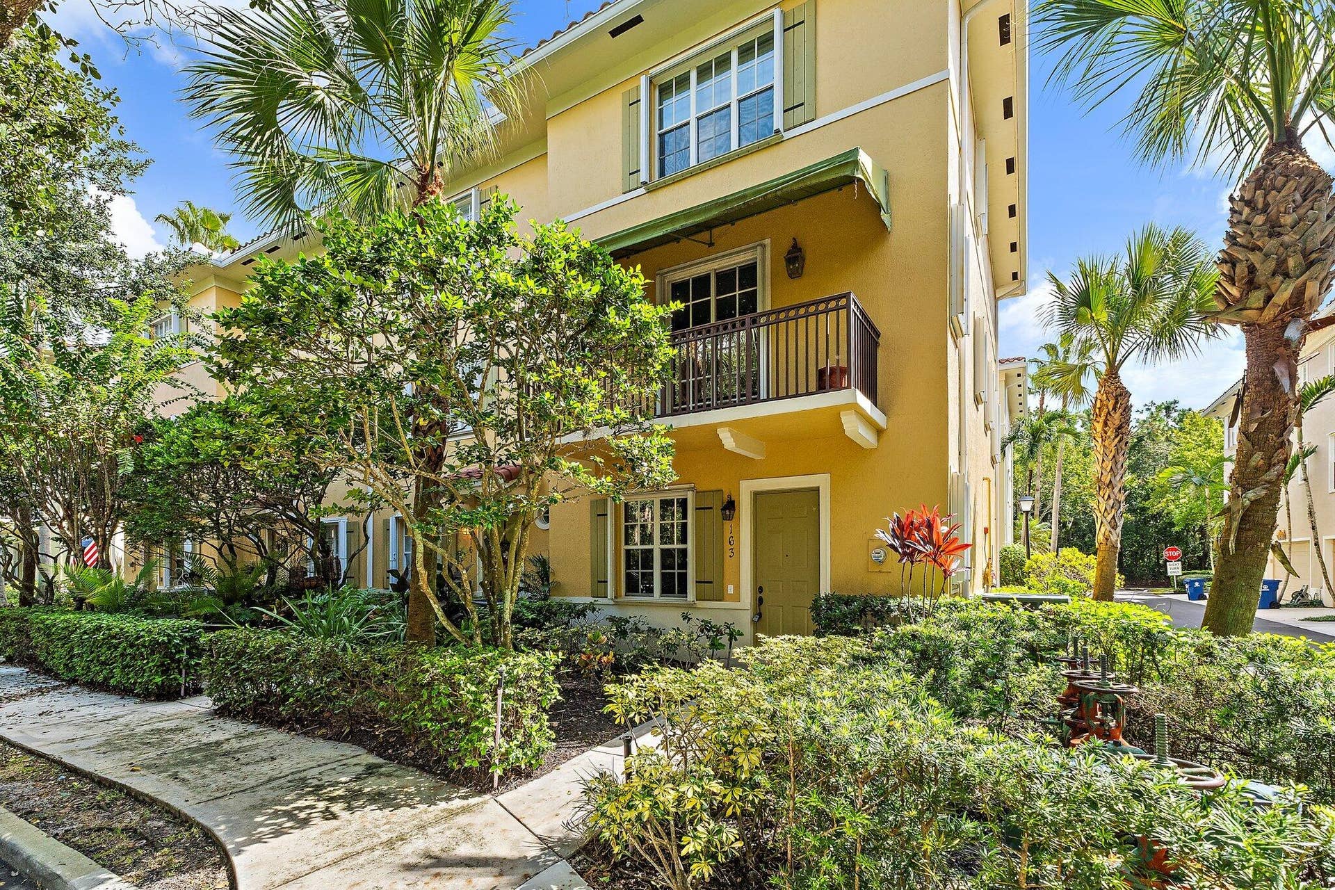 163 APALACHEE Lane, Jupiter, FL 33458 002-163ApalacheeLane-Jupiter-FL-33458-SM