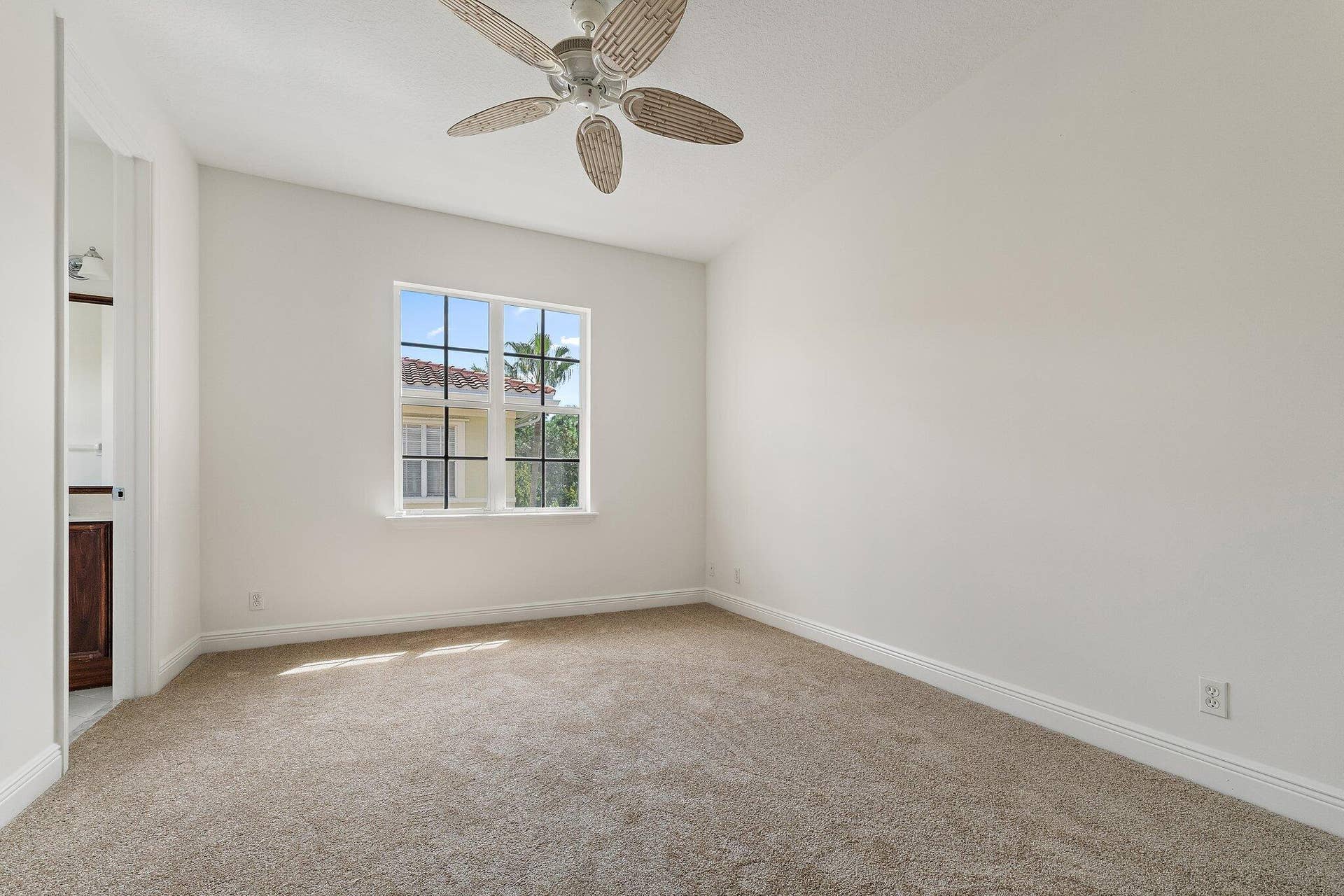 163 APALACHEE Lane, Jupiter, FL 33458 037-163ApalacheeLane-Jupiter-FL-33458-SM