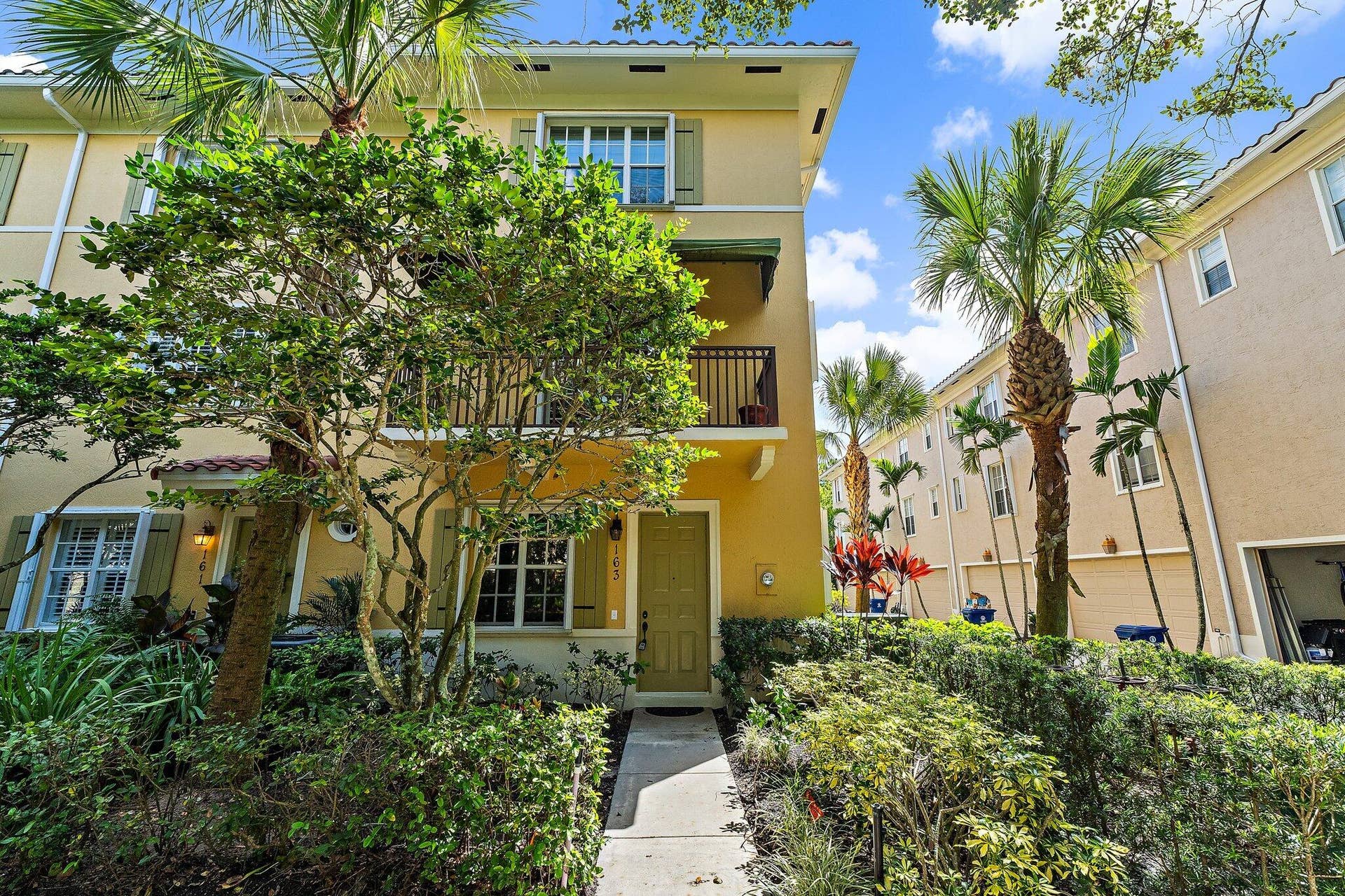 163 APALACHEE Lane, Jupiter, FL 33458 003-163ApalacheeLane-Jupiter-FL-33458-SM