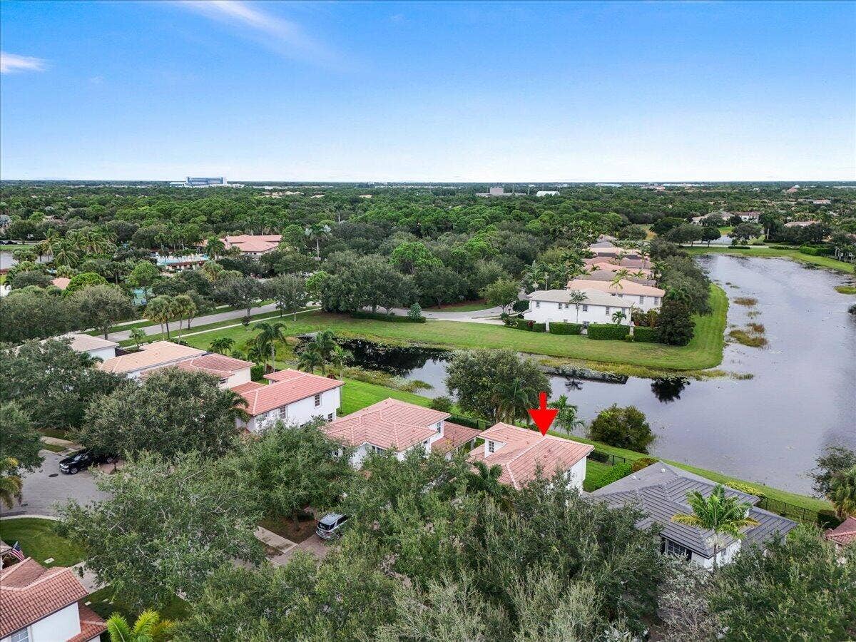 651 Castle Drive, Palm Beach Gardens, FL 33410 Stunning Lake Views