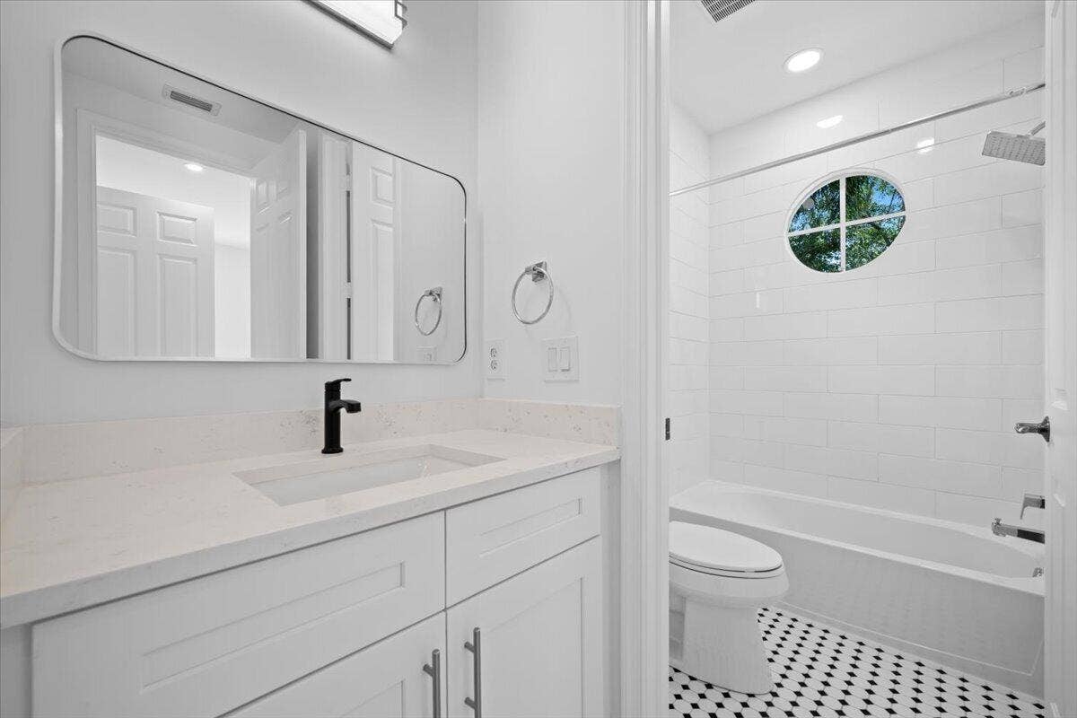 651 Castle Drive, Palm Beach Gardens, FL 33410 2nd Bathroom