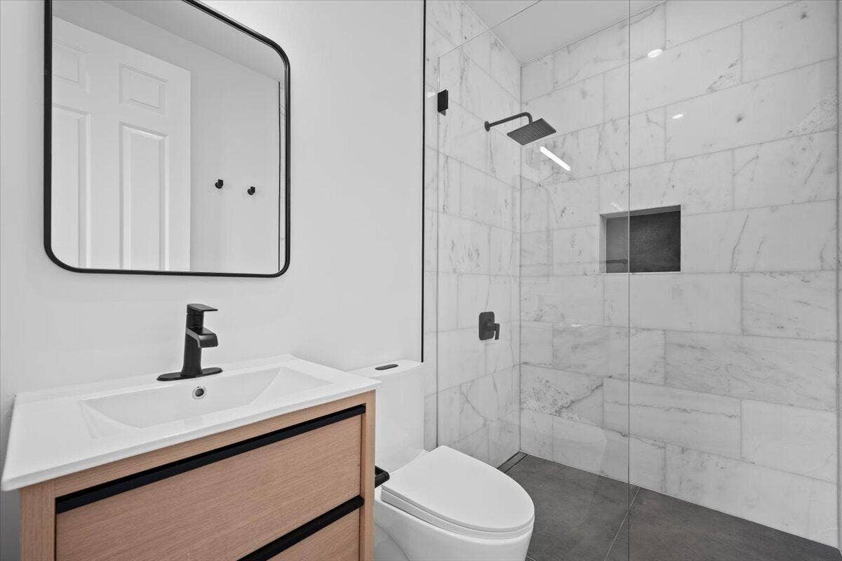 651 Castle Drive, Palm Beach Gardens, FL 33410 Downstairs 3rd Bathroom