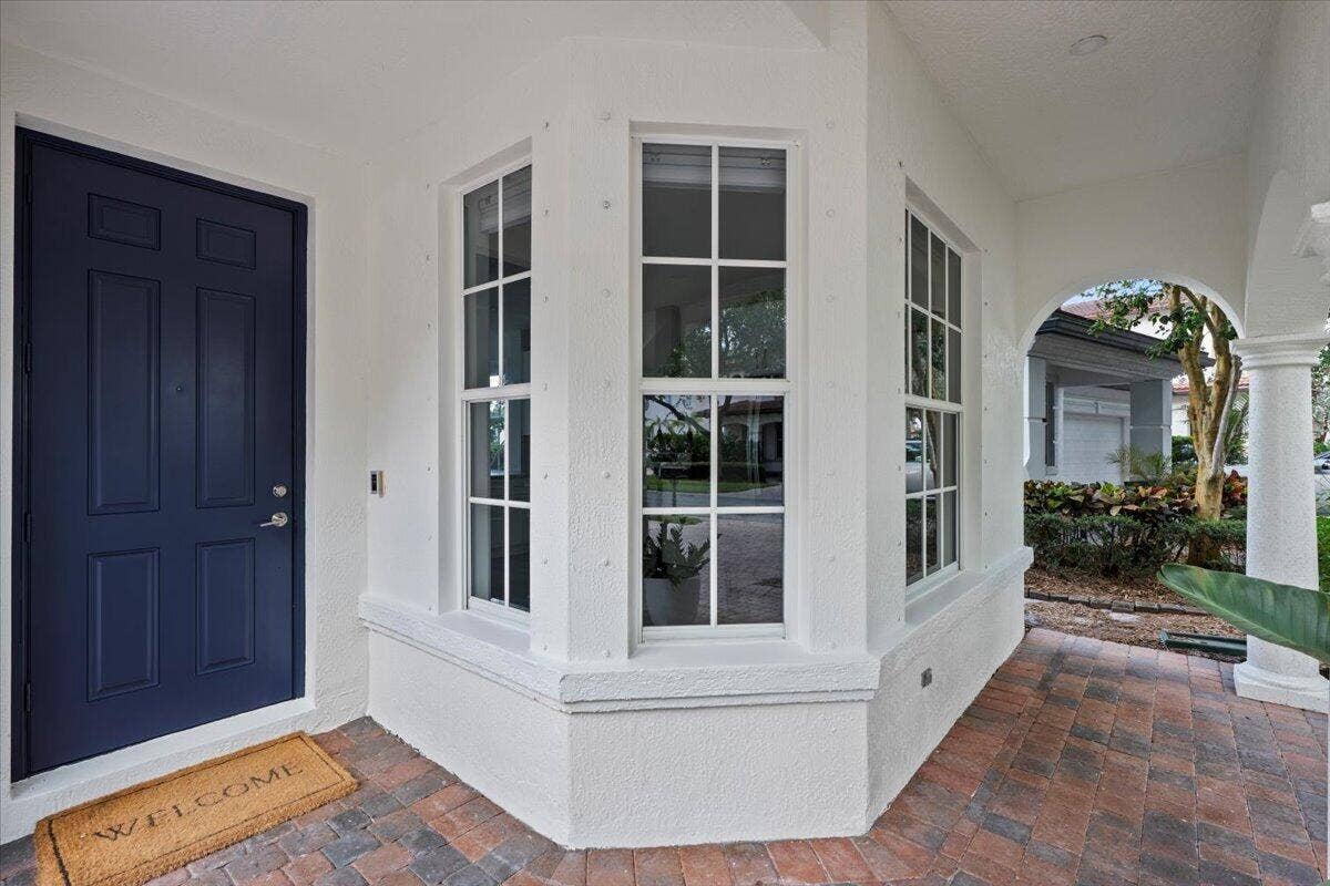 651 Castle Drive, Palm Beach Gardens, FL 33410 Front Porch Entry