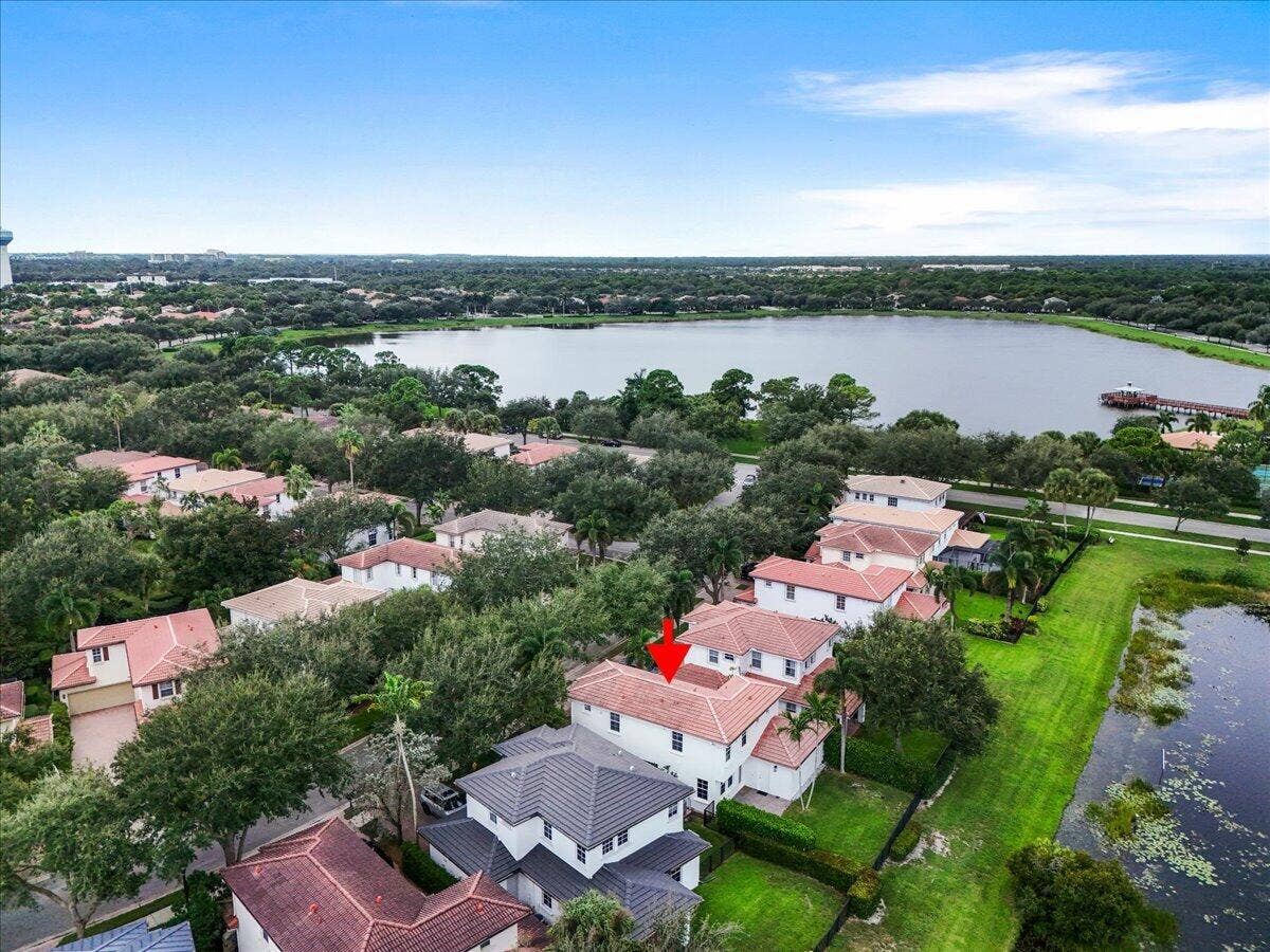 651 Castle Drive, Palm Beach Gardens, FL 33410 Perfect Location
