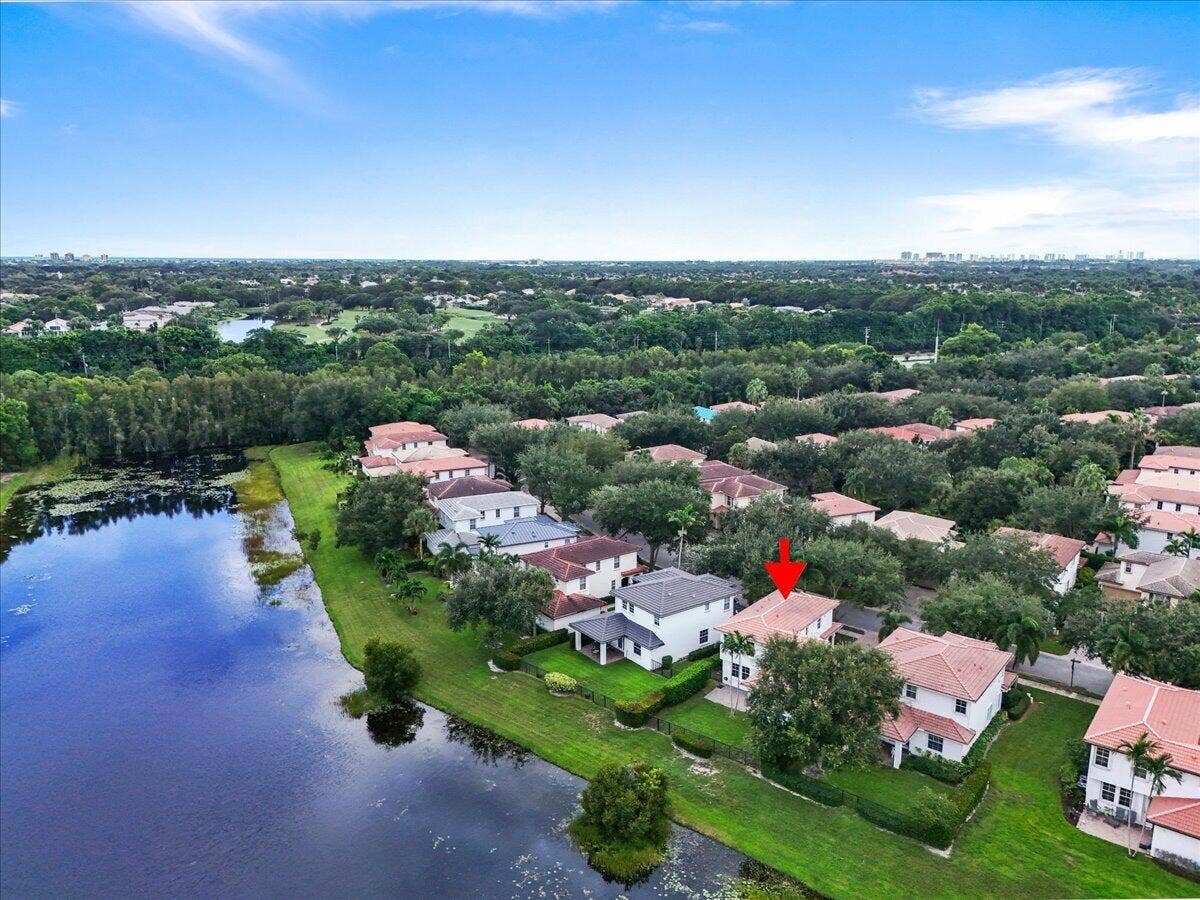 651 Castle Drive, Palm Beach Gardens, FL 33410 Stunning Lake Views
