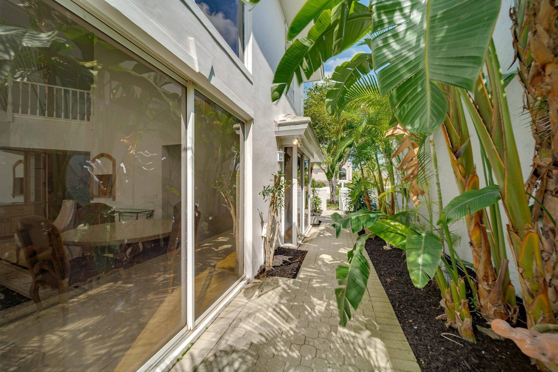 7756 Travelers Tree Drive, Boca Raton, FL 33433 001