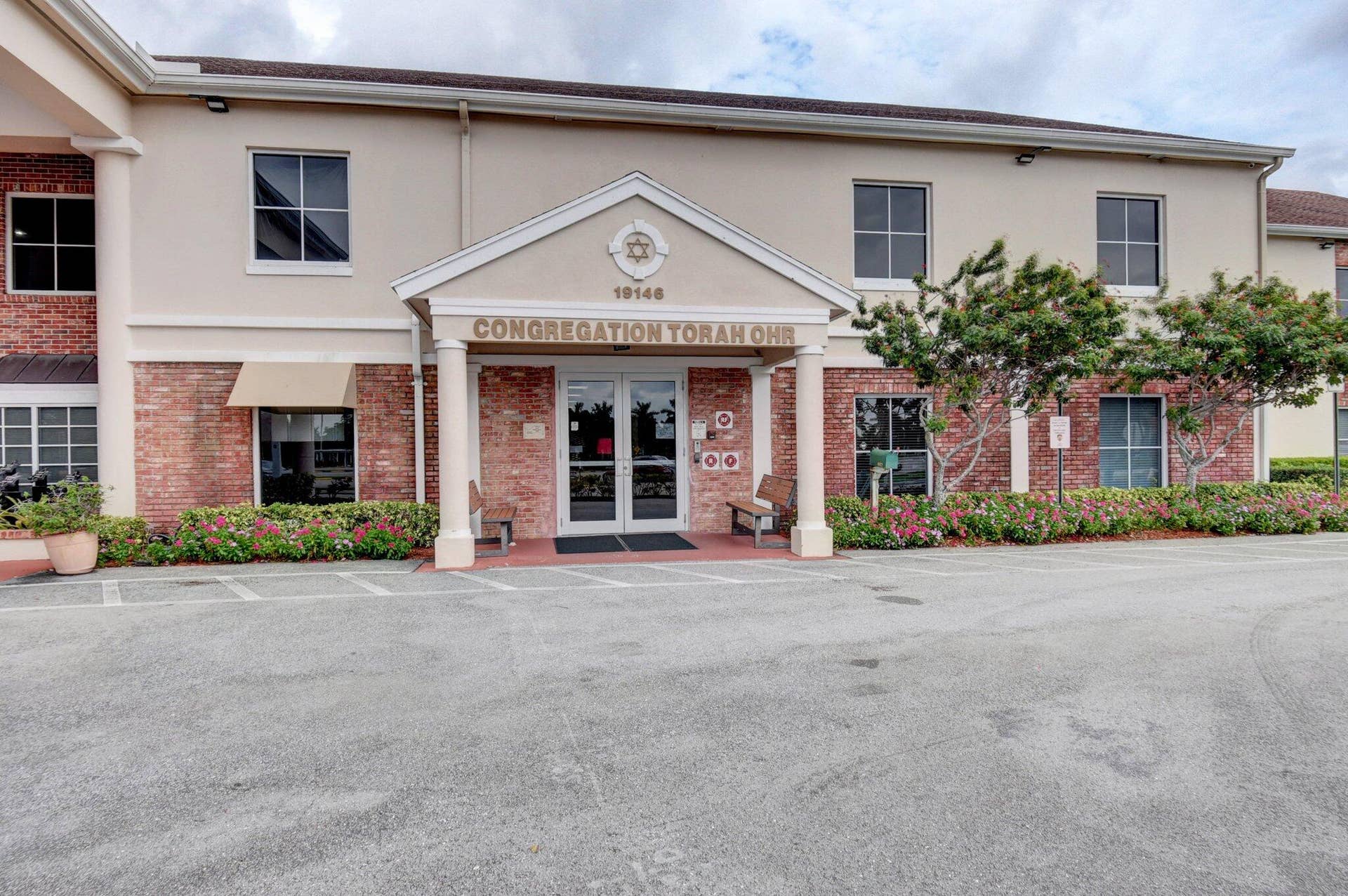 72-web-or-mls-Century Village (27)