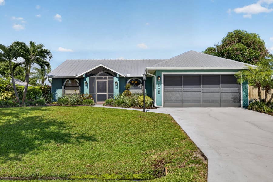 Property photo for 609 SE BARR Street, Port St Lucie, FL