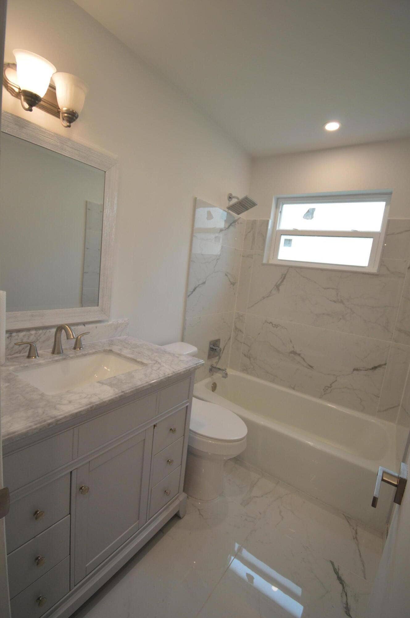7900 NW 37TH Drive, #2, Coral Springs, FL 33065 Second Bath