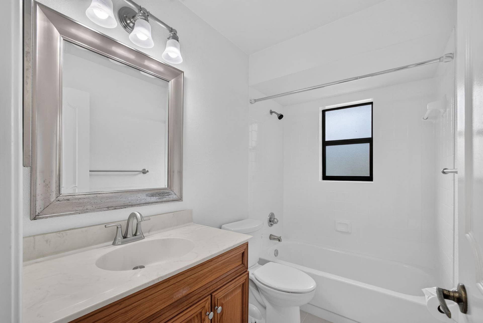 9881 SE LITTLE CLUB Way N, Jupiter, FL 33469 2nd Bathroom