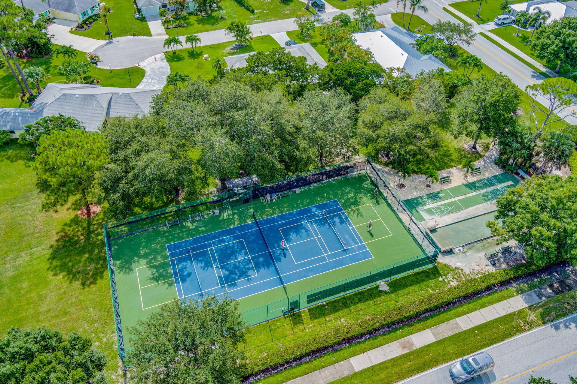 9881 SE LITTLE CLUB Way N, Jupiter, FL 33469 Tennis Courts