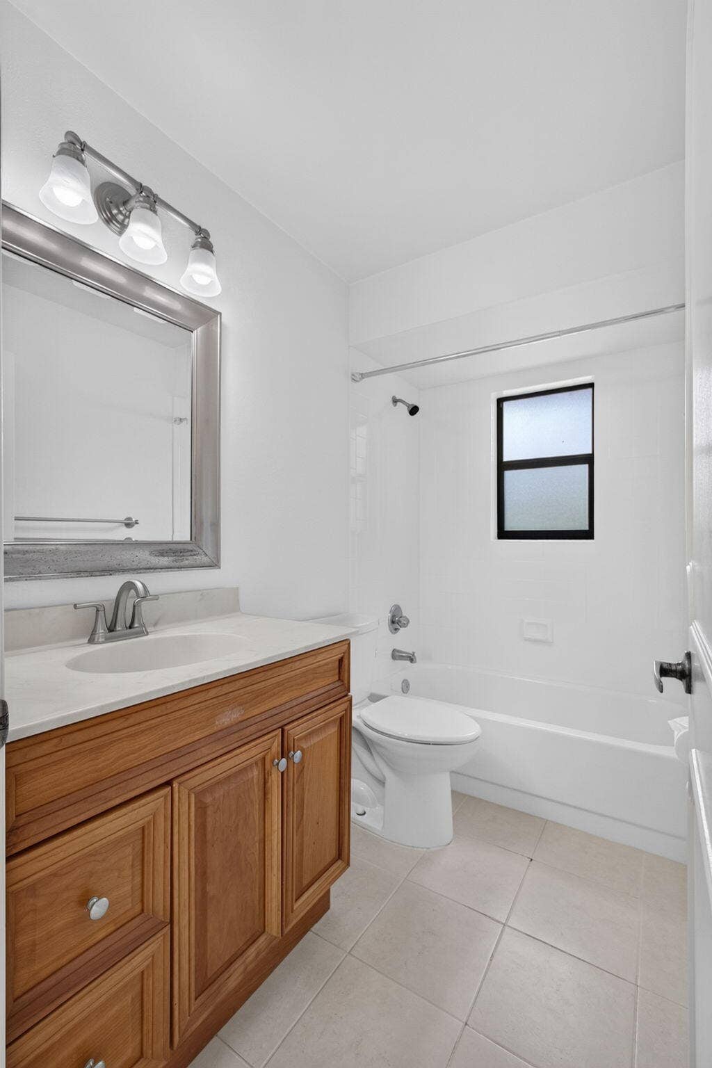9881 SE LITTLE CLUB Way N, Jupiter, FL 33469 2nd Bathroom