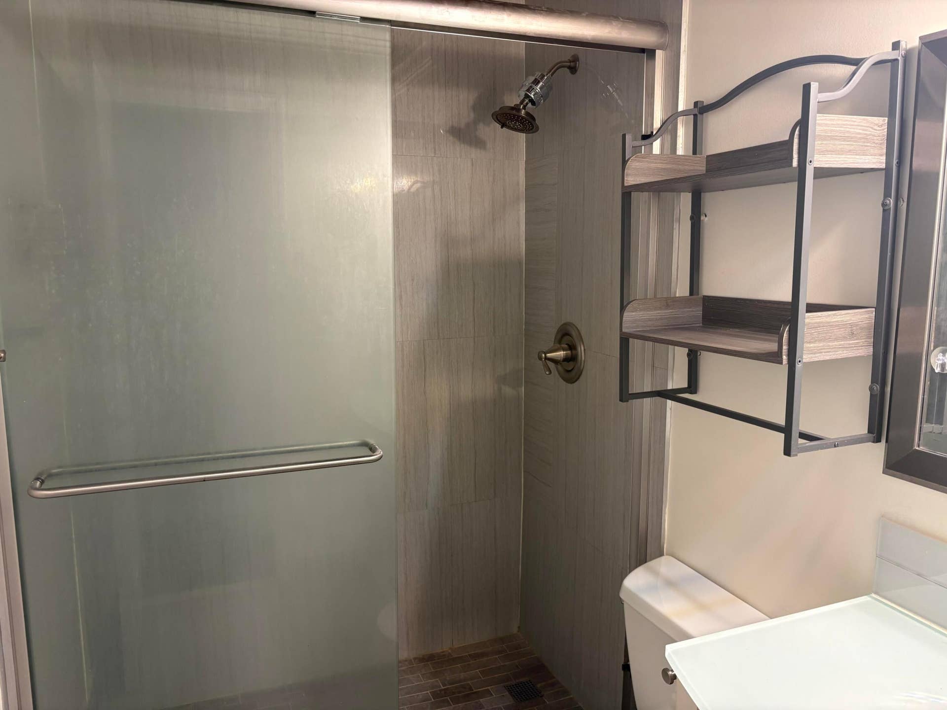5248 NE 6th Avenue, #D32, Oakland Park, FL 33334 Bath