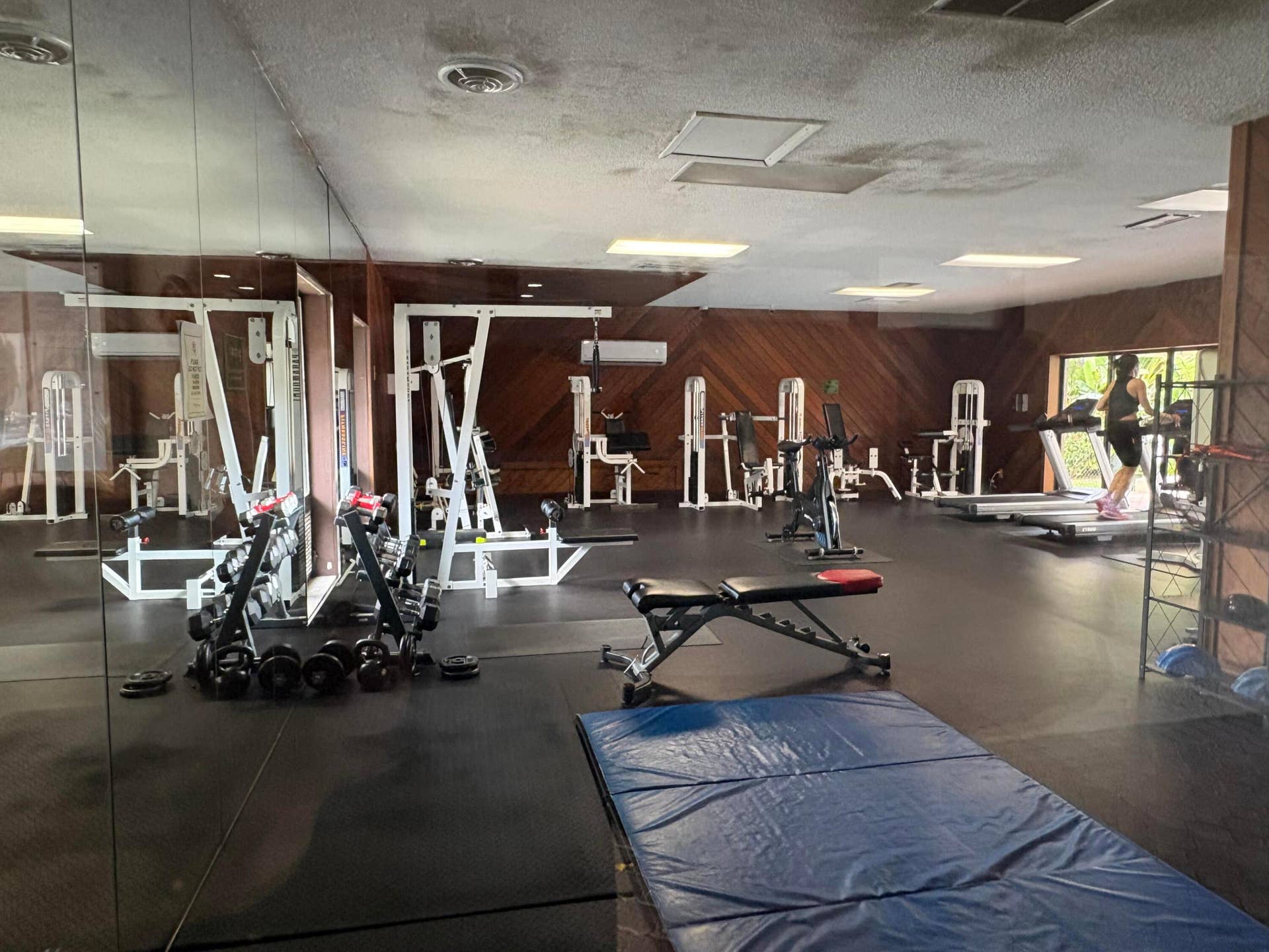5248 NE 6th Avenue, #D32, Oakland Park, FL 33334 Gym