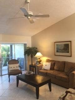149 MOCCASIN Trail S, Jupiter, FL 33458 moccasin living - Copy