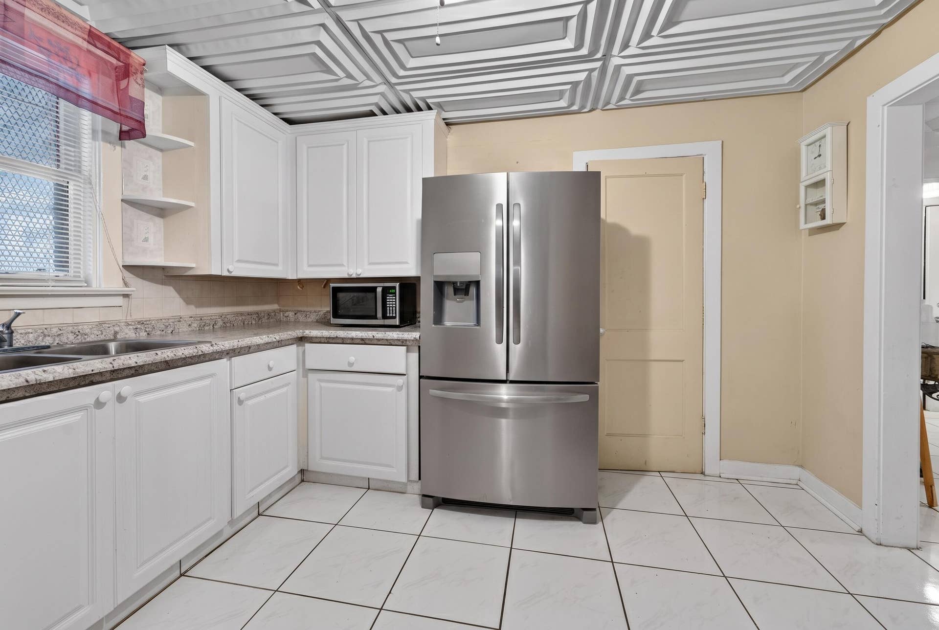 521 26TH Street, West Palm Beach, FL 33407 Kitchen. Refrigerator, not included.