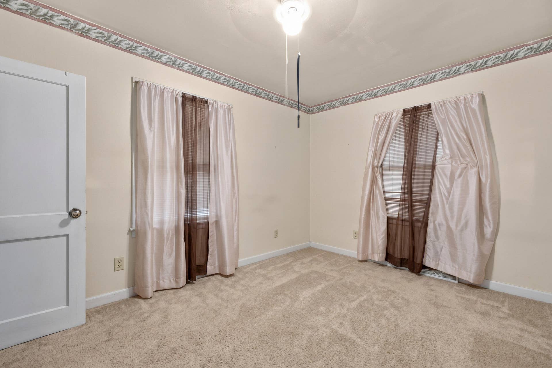 521 26TH Street, West Palm Beach, FL 33407 52126thstreet-037