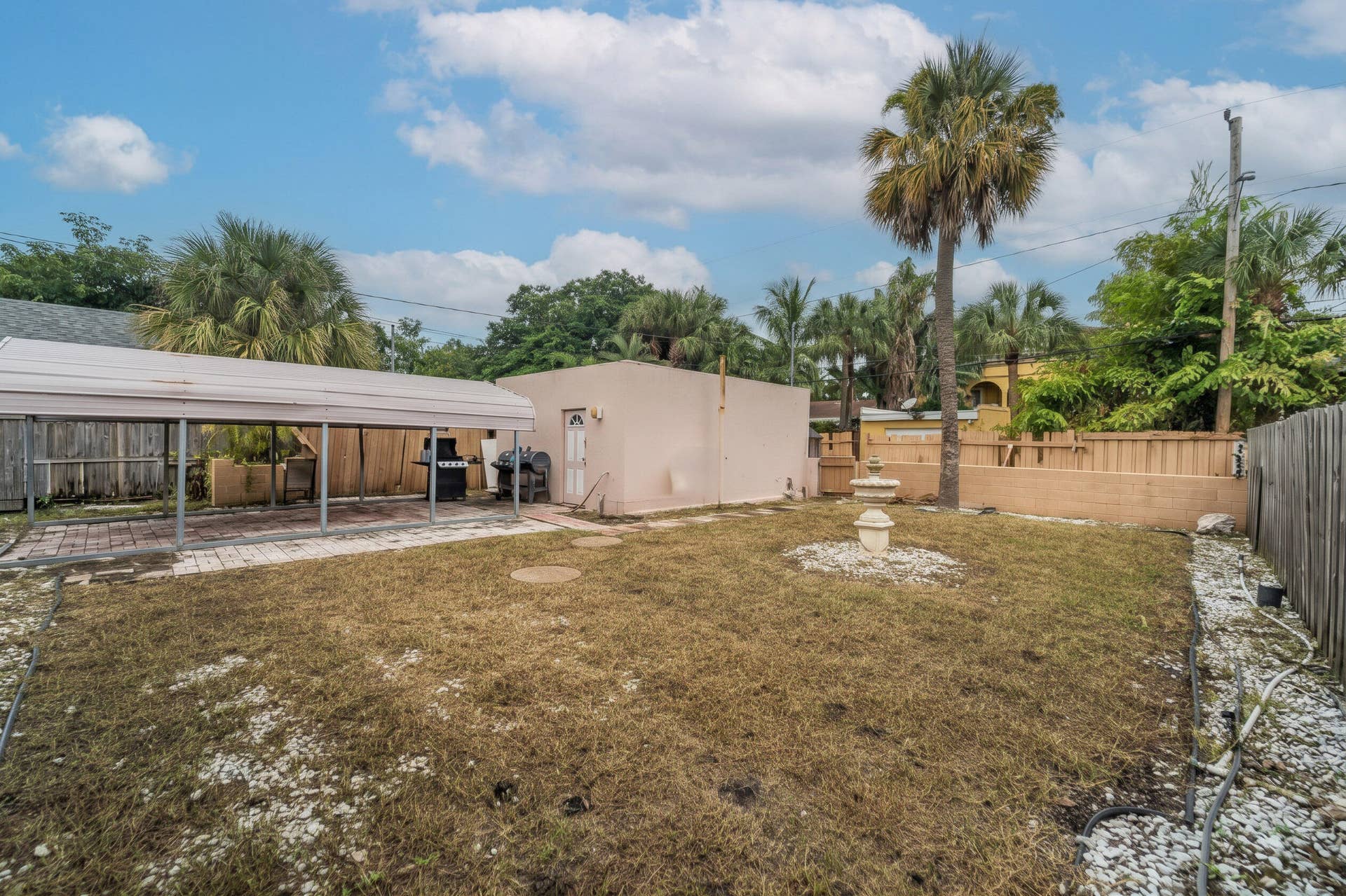 521 26TH Street, West Palm Beach, FL 33407 Backyard