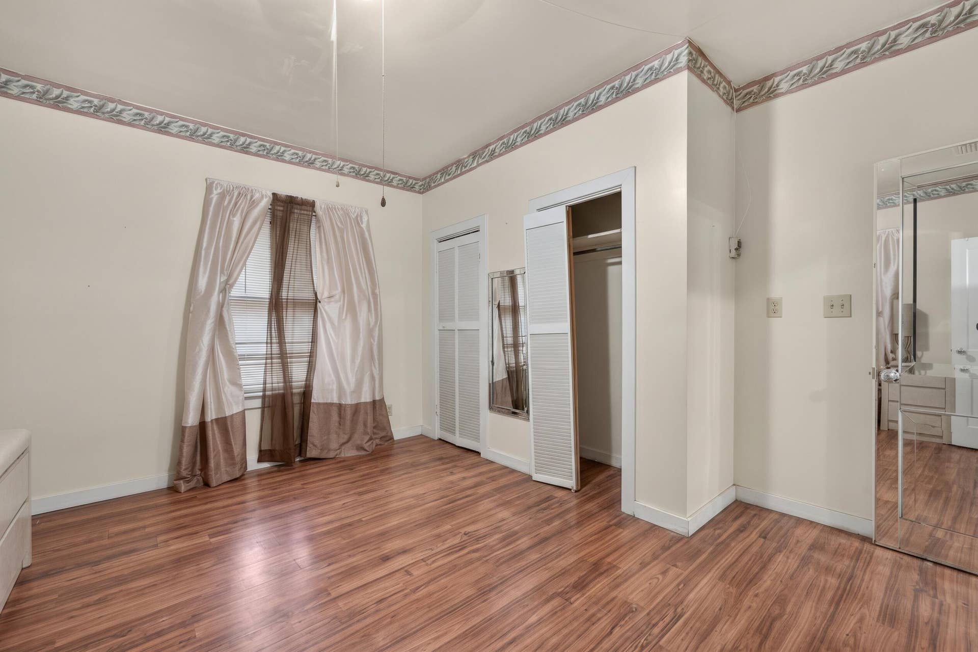 521 26TH Street, West Palm Beach, FL 33407 Primary bedroom
