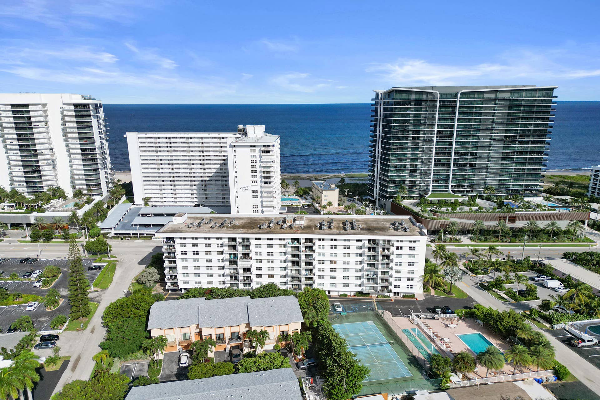 Beach access across the street from Tradewinds.