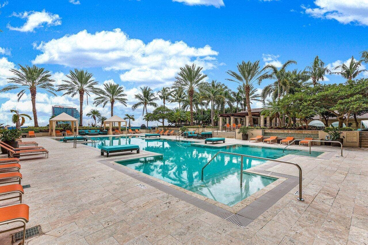 550 Okeechobee Boulevard, #1508, West Palm Beach, FL 33401 CPST Resort-Style Heated Pool