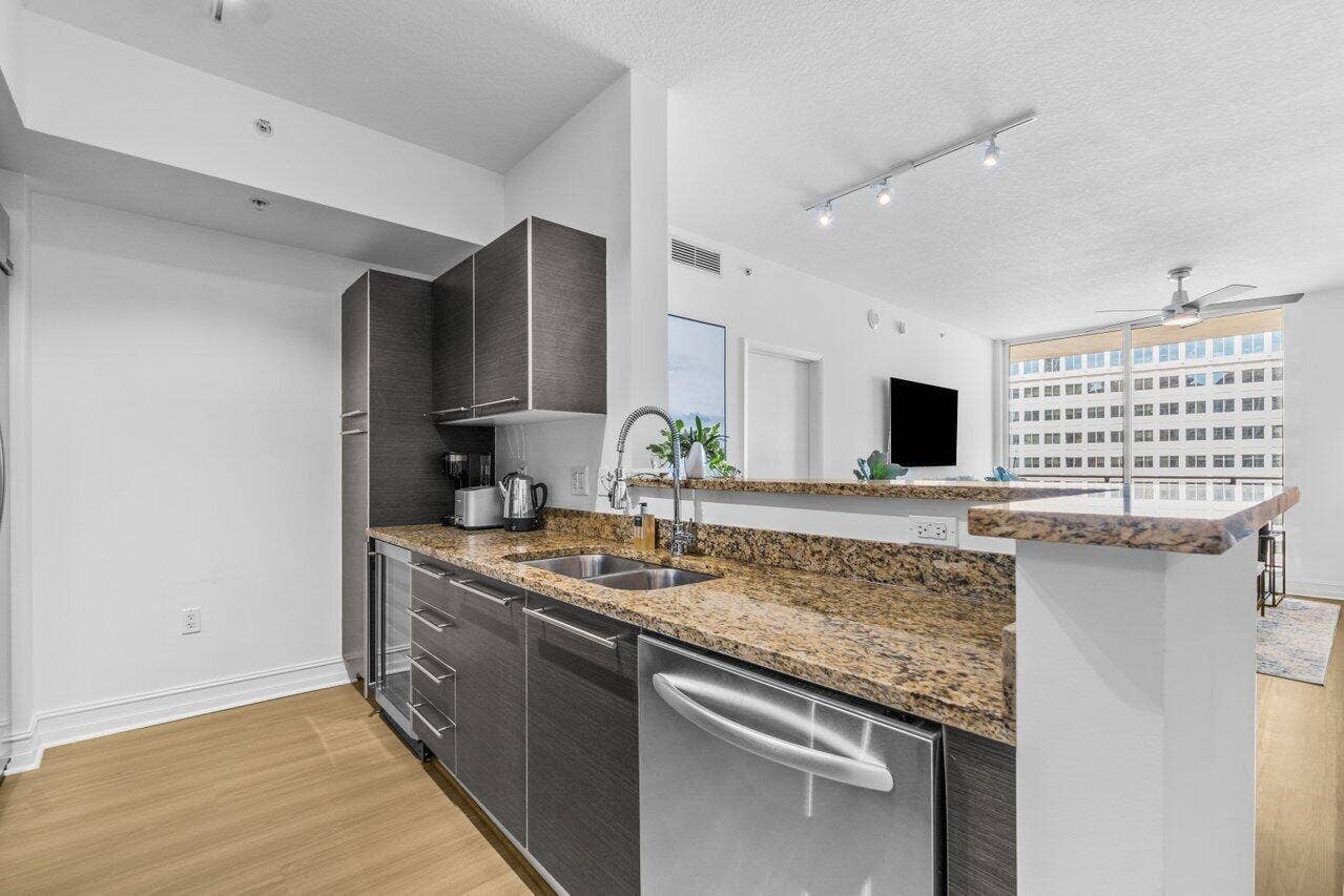 550 Okeechobee Boulevard, #1508, West Palm Beach, FL 33401 Kitchen, All Stainless Stel Appliances