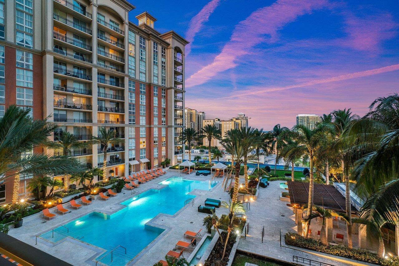550 Okeechobee Boulevard, #1508, West Palm Beach, FL 33401 CPST Resort-Style Pool Deck at Night