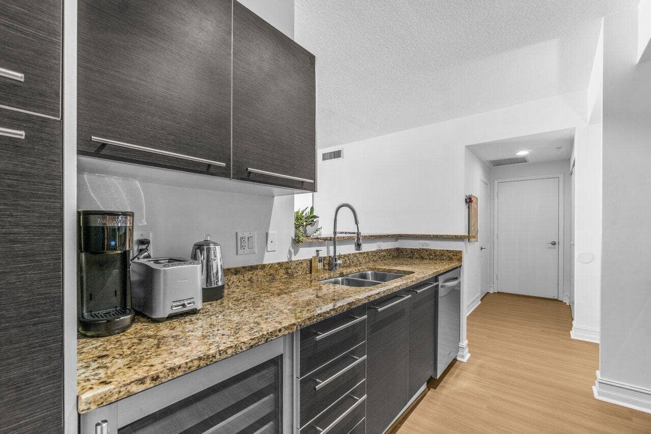 550 Okeechobee Boulevard, #1508, West Palm Beach, FL 33401 Kitchen, All Stainless Stel Appliances