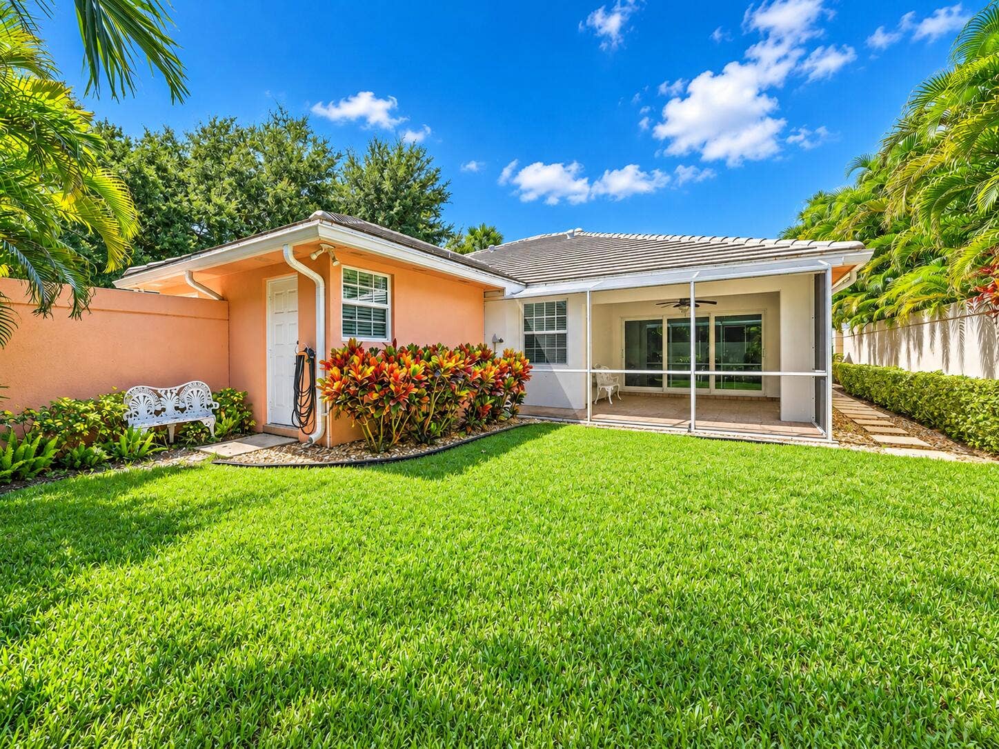 8282 Old Forest Road, Palm Beach Gardens, FL 33410 Screened in Lanai