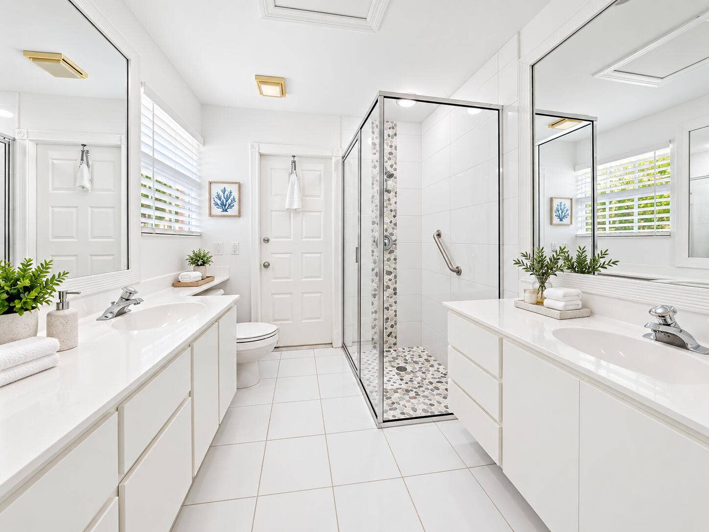 8282 Old Forest Road, Palm Beach Gardens, FL 33410 Main Ensuite Bathroom
