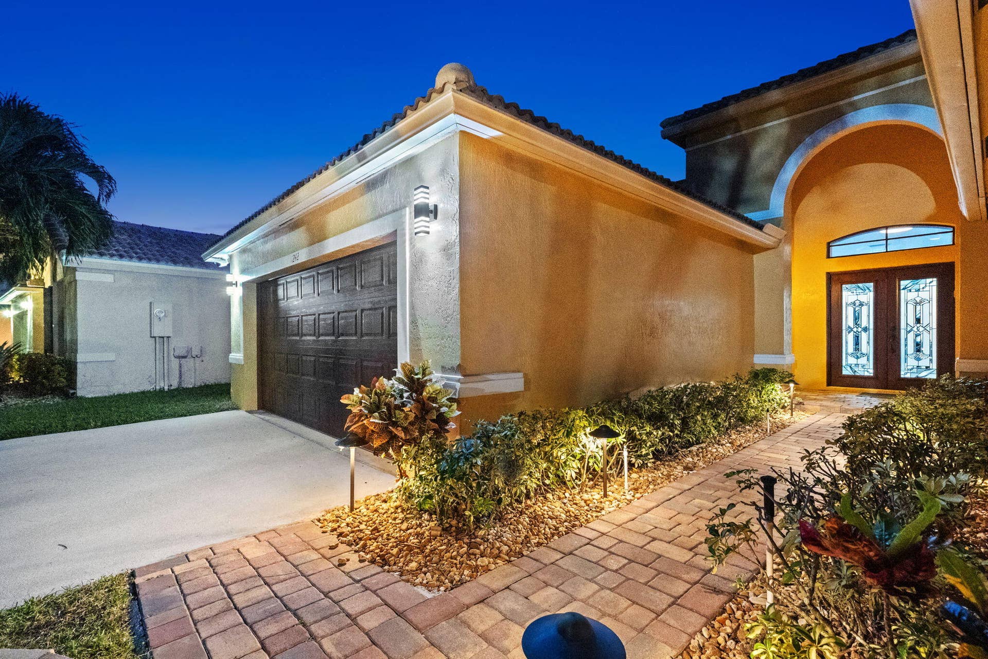 5-web-or-mls-1242-meadows-blvd