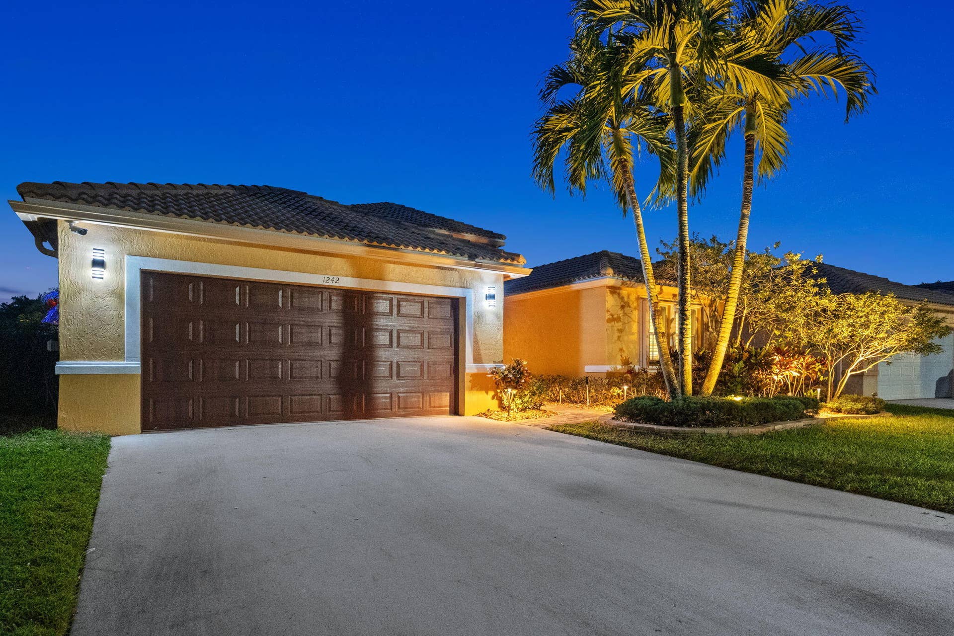 2-web-or-mls-1242-meadows-blvd