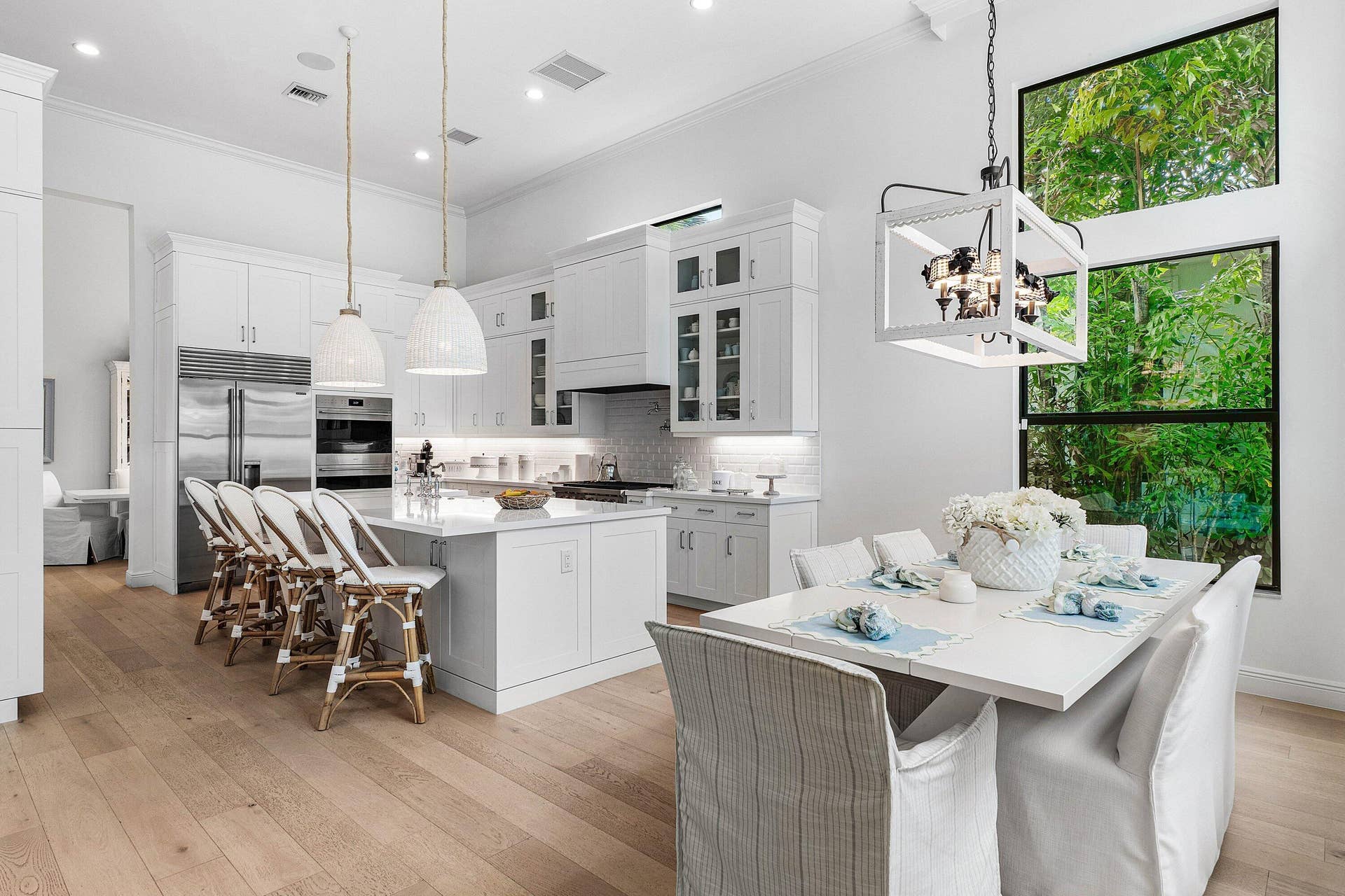 2531 NW 75th Street, Boca Raton, FL 33496 Kitchen & Breakfast Table