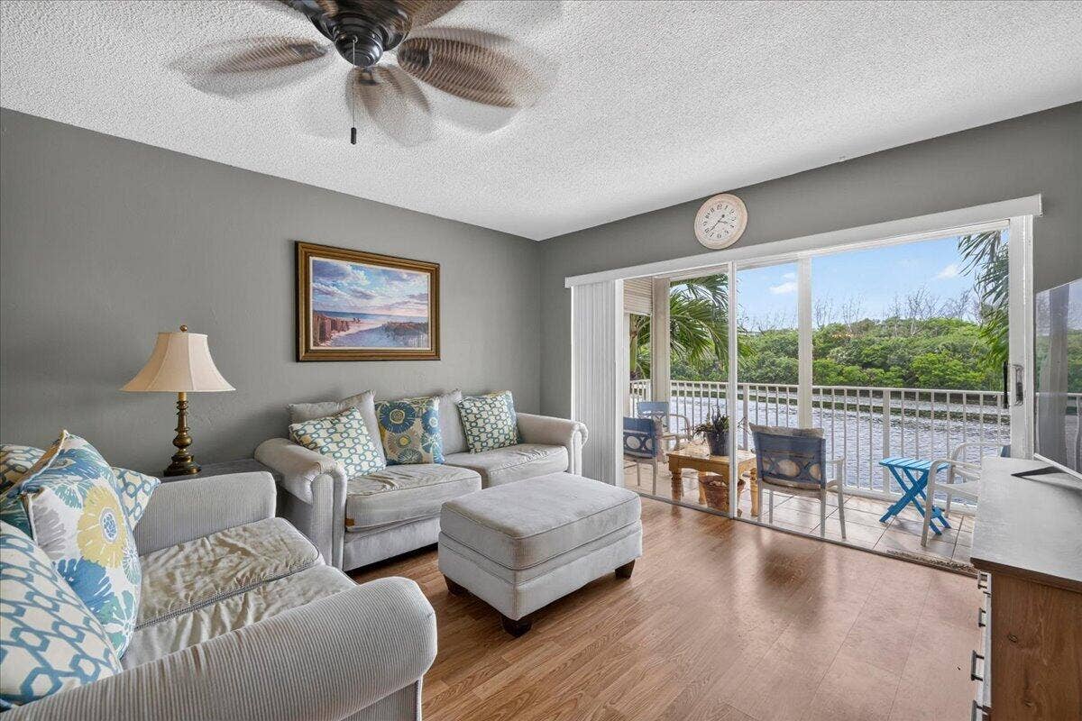 333 NE 19TH Avenue, #203, Deerfield Beach, FL 33441 11-8I8A0021