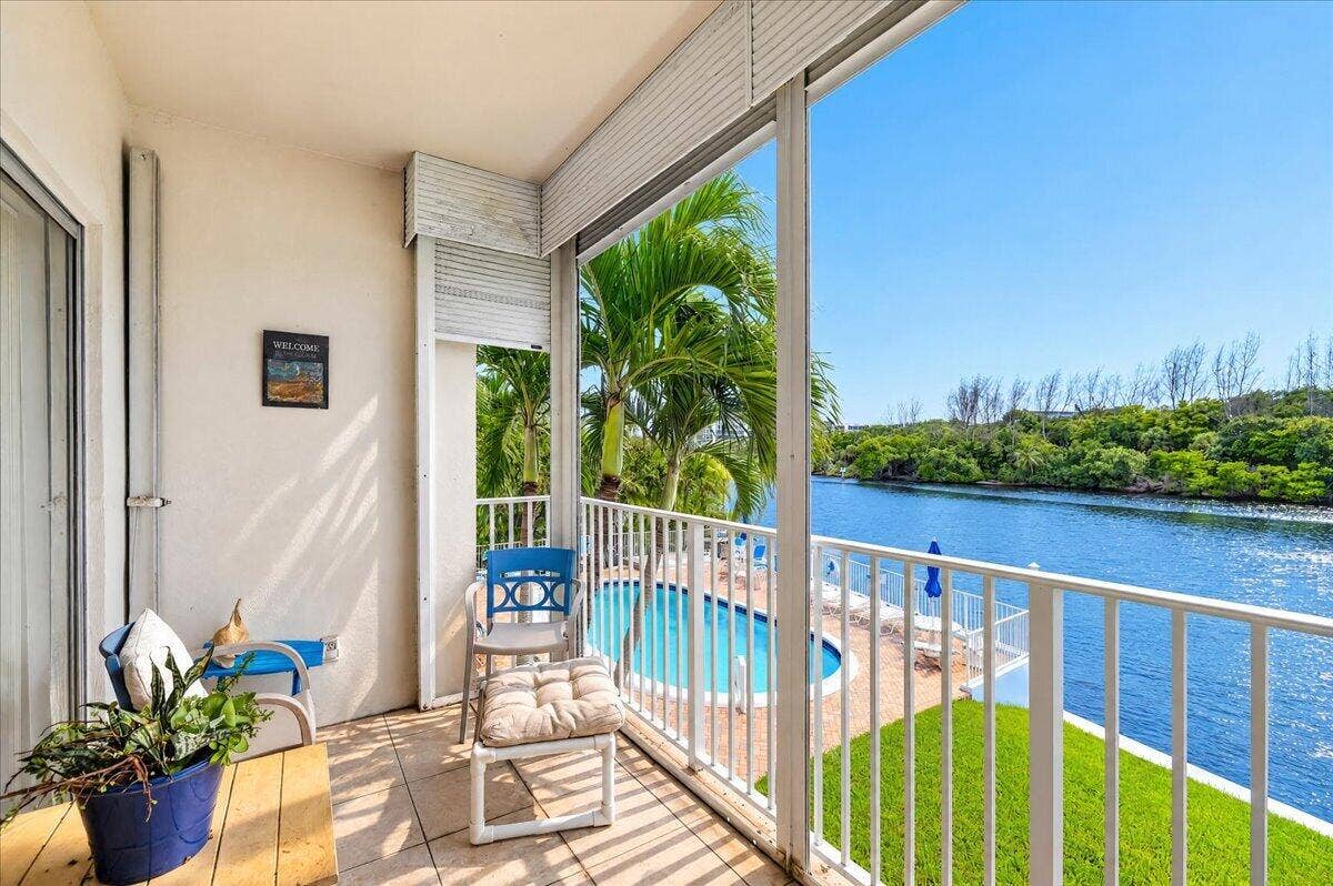 333 NE 19TH Avenue, #203, Deerfield Beach, FL 33441 22-8I8A0082_batchlook