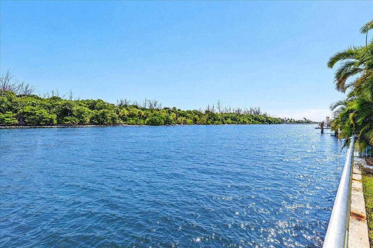 333 NE 19TH Avenue, #203, Deerfield Beach, FL 33441 26-8I8A9970_batchlook